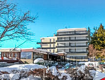 Apartment Jeanne D'Arc Apt. H2-49