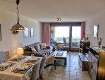 Apartment Jeanne D'Arc Apt. H2-49