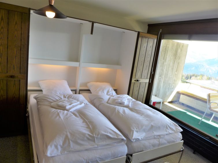 Photo of Jeanne D'Arc Apt. A-8