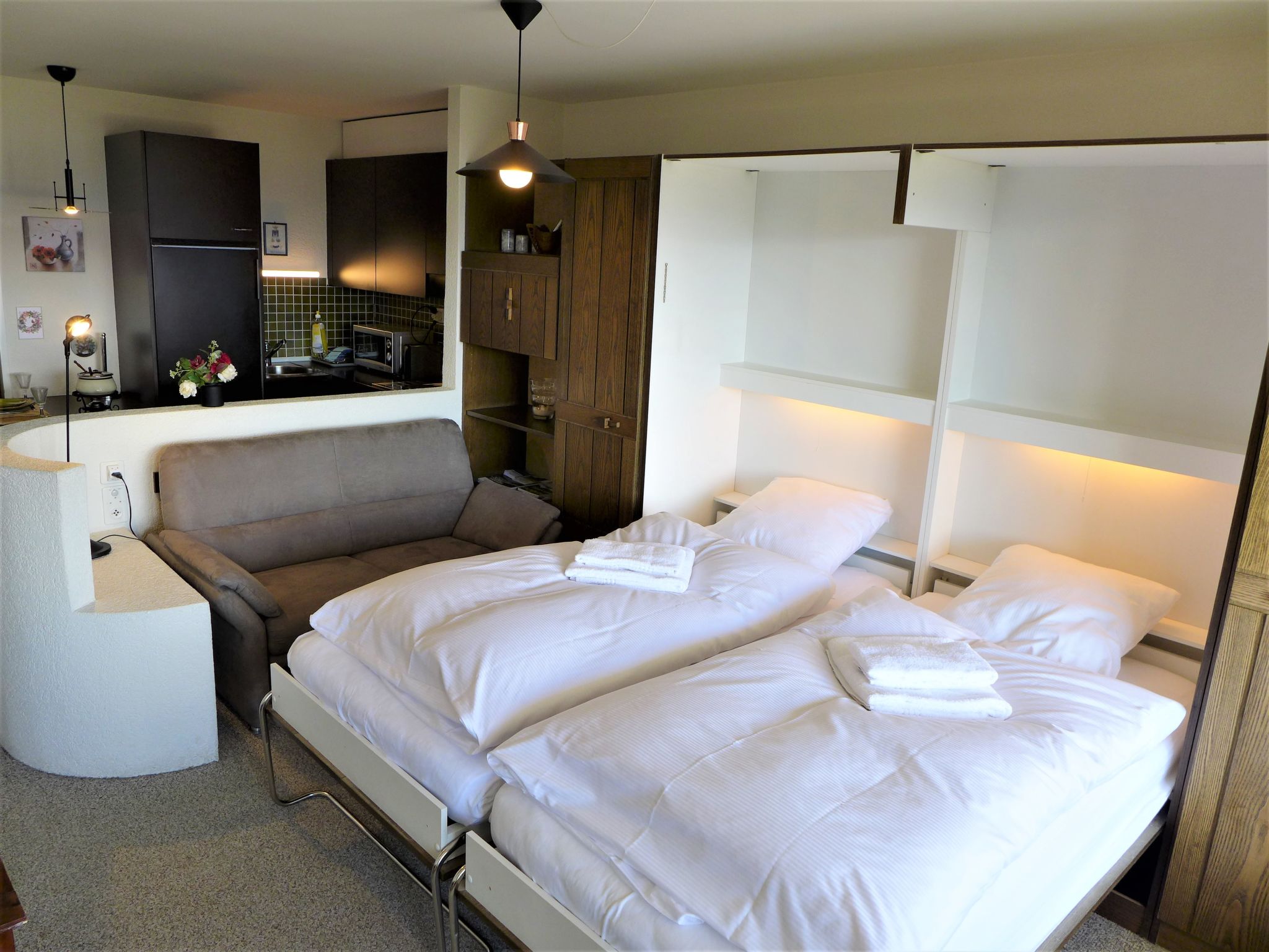 Photo of Jeanne D'Arc Apt. A-8