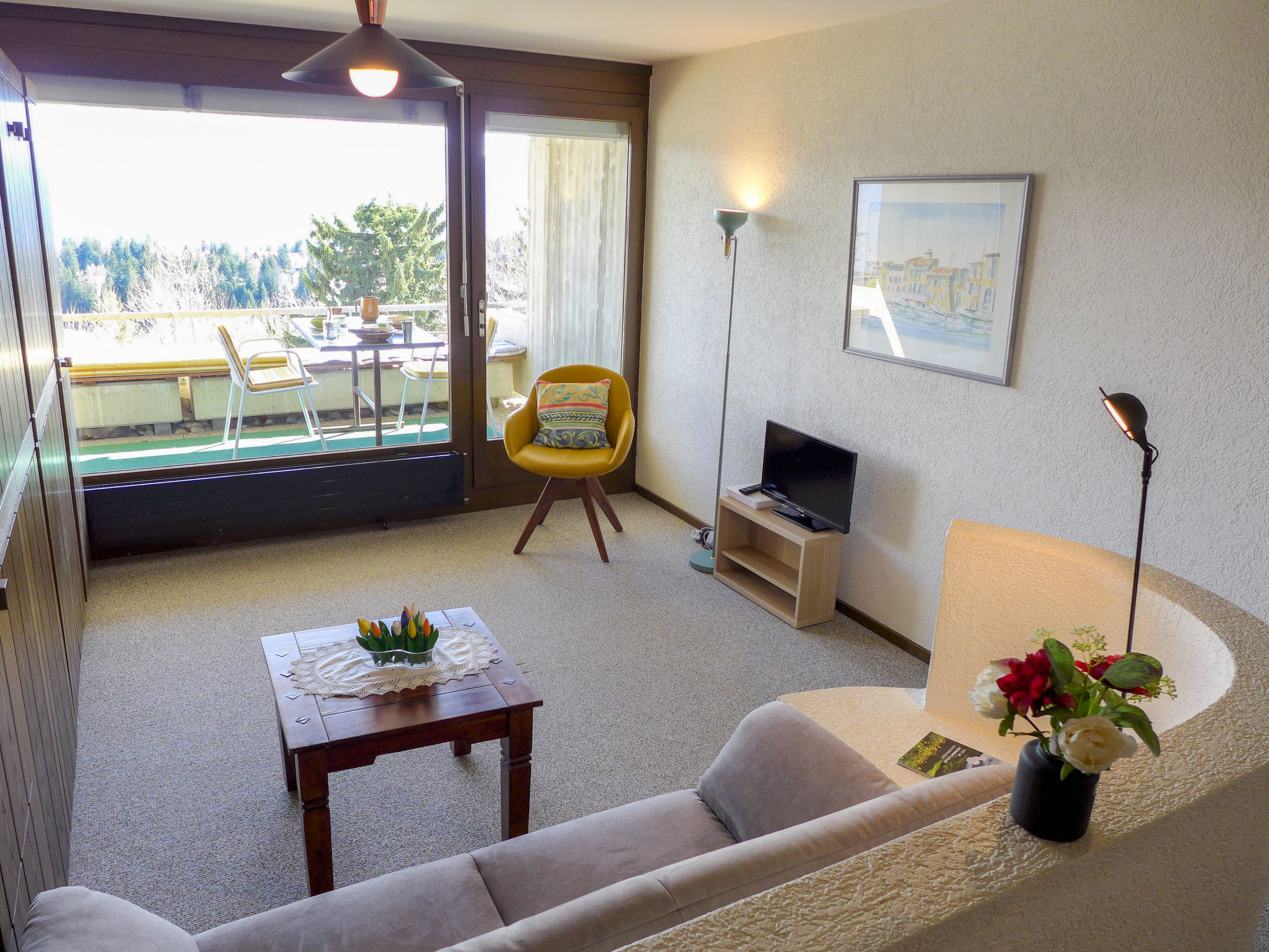 Photo of Jeanne D'Arc Apt. A-8