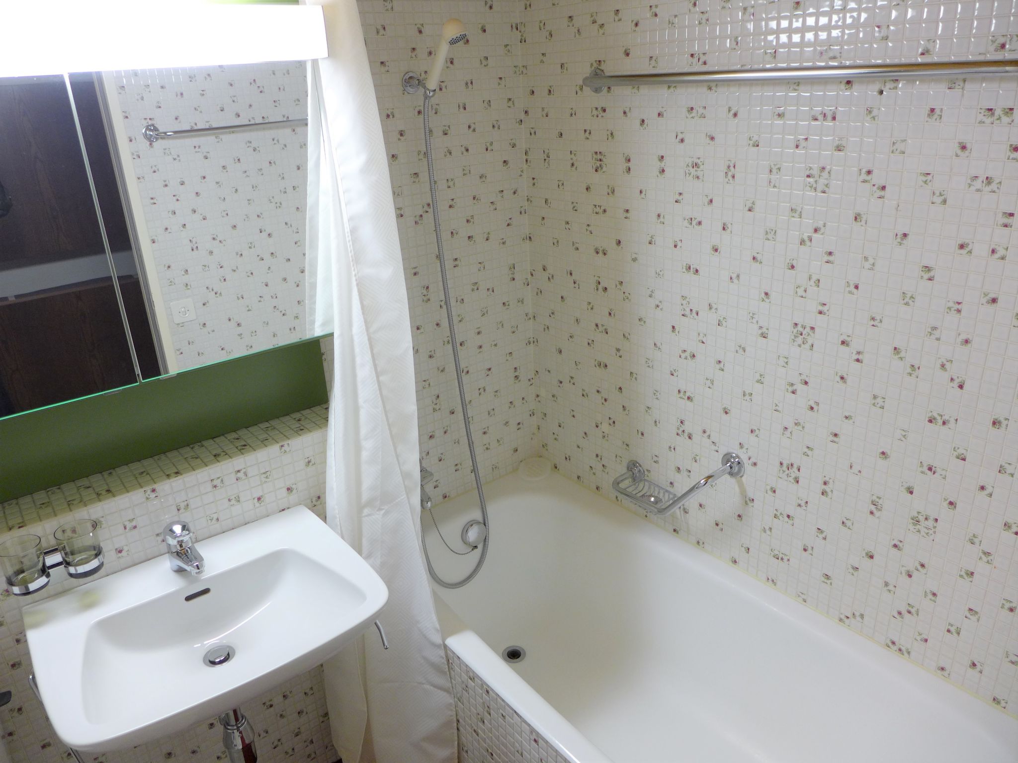 Photo of Jeanne D'Arc Apt. A-8