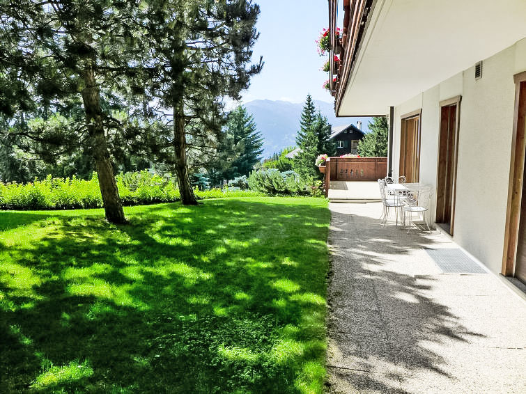 Photo of Les Pierres C 6