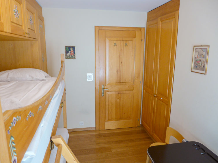 Photo of Les Pierres C 6