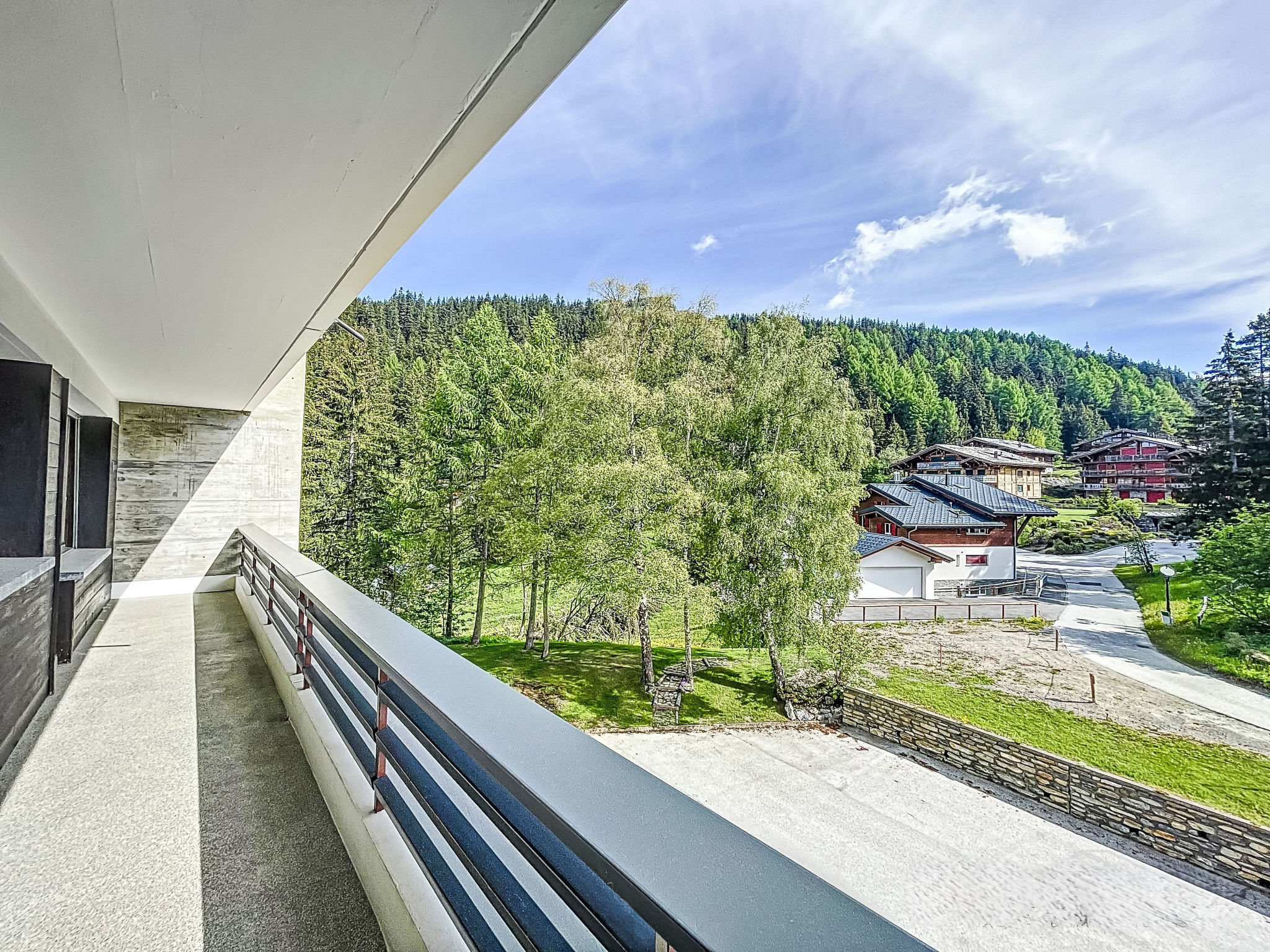 Photo of Cransalpin Apt. 28 / Secteur 1