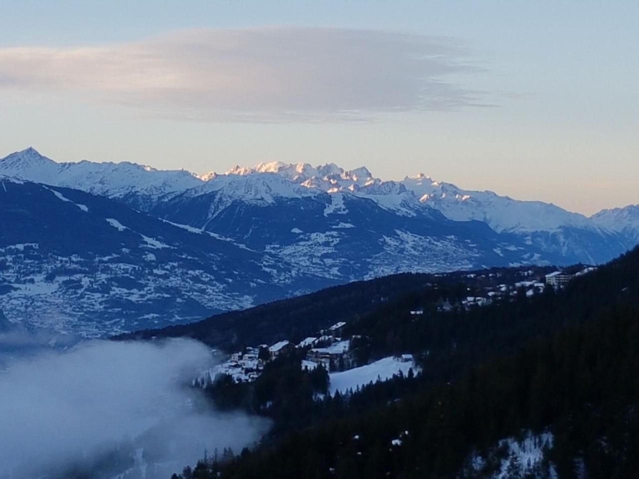 Photo of Crans-Montana Atemberaubende Südaussicht Wohnung