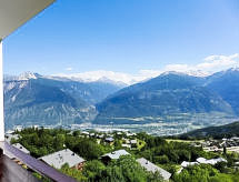 Zonnig appartement in Crans-Montana, dichtbij skipiste en meer - thumbnail 1