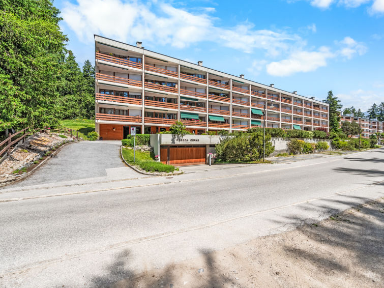Reseda 3.23 Apartment in Crans Montana
