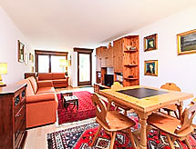 Studio met bergzicht & zwembad, direct aan de skipiste in Crans-Montana - thumbnail 3