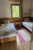 Ruim 3.5-kamer appartement met uitzicht op bergen en bos in Ayer - thumbnail 4