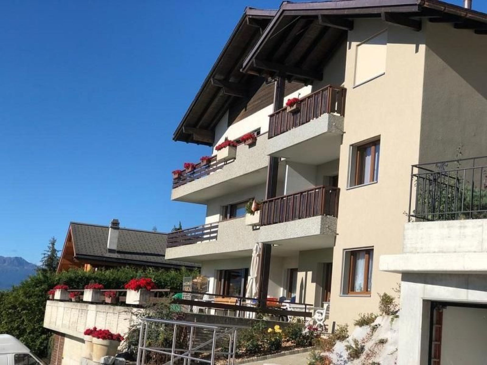 Neue 2 1/2-Zimmer-Ferienwohnung Crans-Montana - Randogne - Binnen