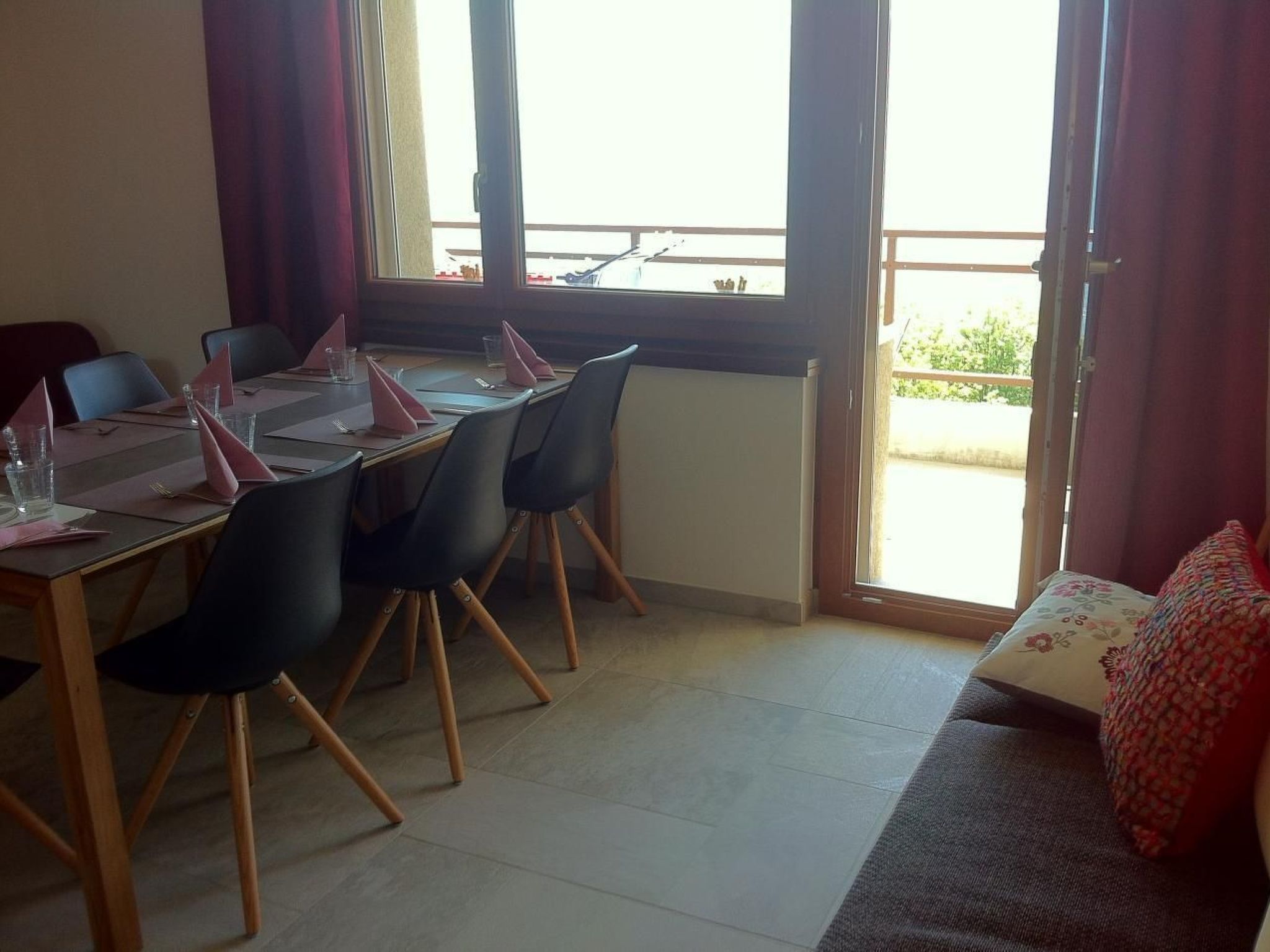 Neue 2 1/2-Zimmer-Ferienwohnung Crans-Montana - Randogne - Binnen