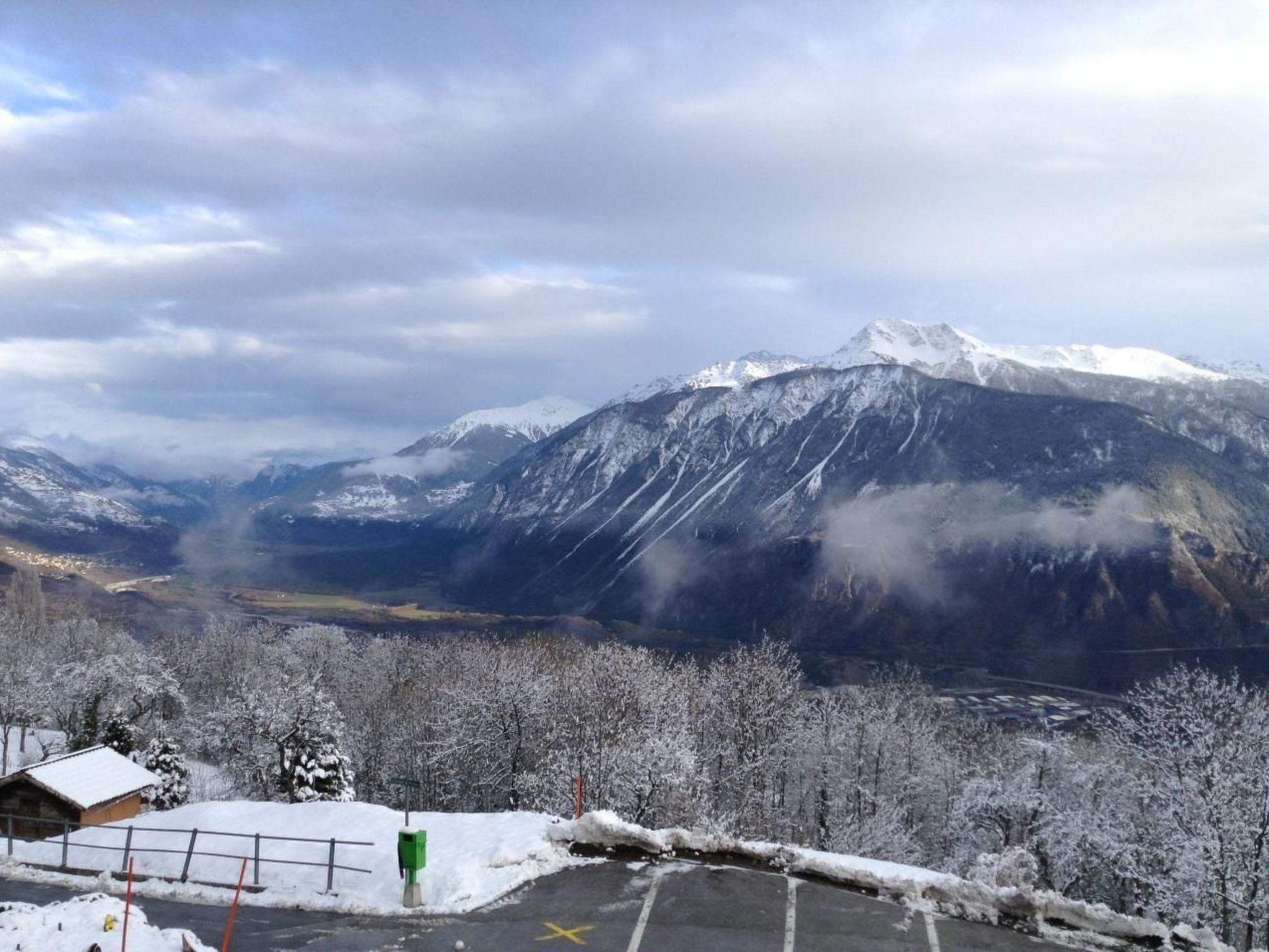 Neue 2 1/2-Zimmer-Ferienwohnung Crans-Montana - Randogne - Binnen