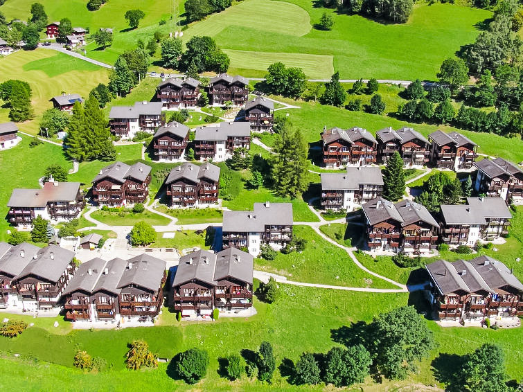 Centraal gelegen appartement in Ernen met prachtig bergzicht in Ernen