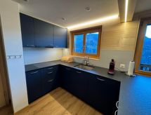 Rustiek appartement aan de skipiste in Bellwald met uitzicht op de bergen - thumbnail 2