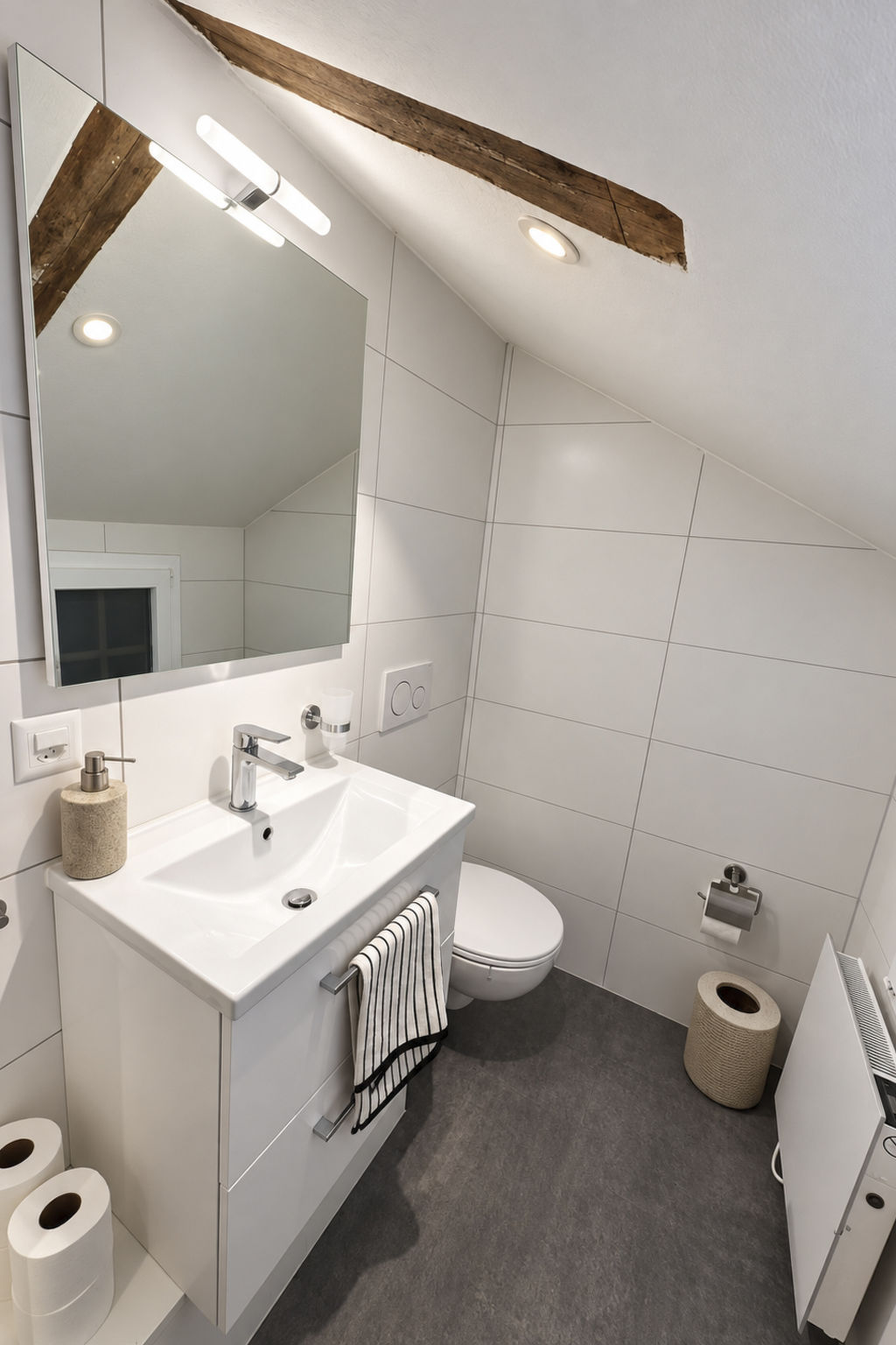 Alte Gemeindestube 2. OG Ost Appartement/Fewo, Dusche oder Bad, WC - Image-tags.info