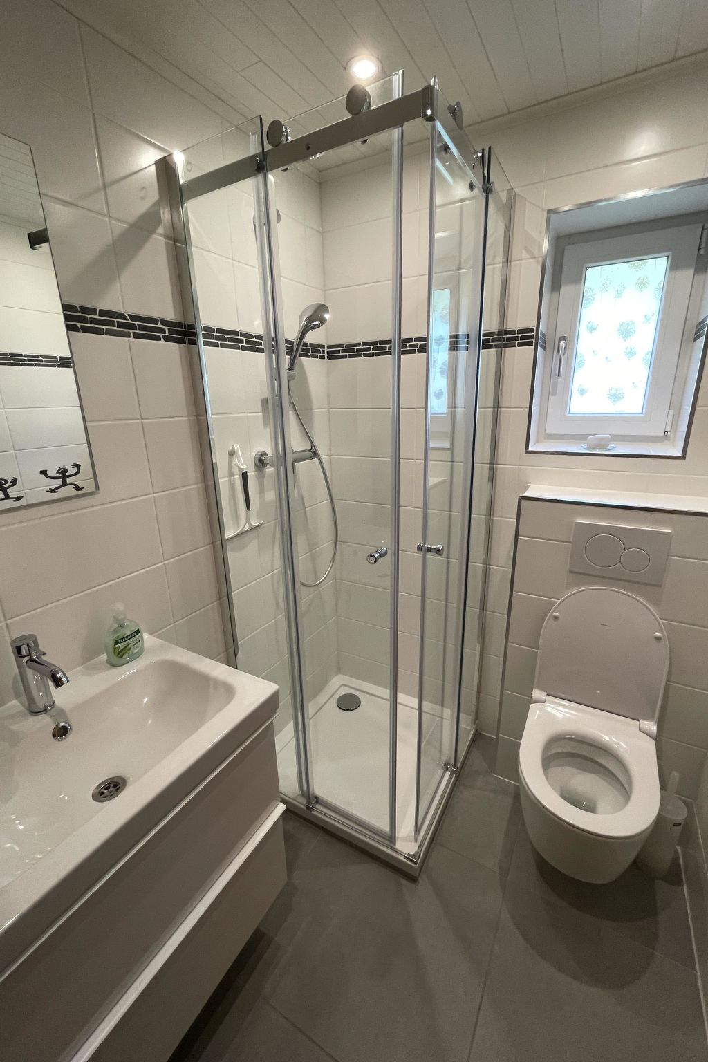 Photo of Ilse EG Süd-West Appartement/Fewo, Dusche oder Bad, WC 3 Zimmerwohnung, 3-Betten