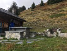 Romantische berghut Bielerchäller aan de skipiste in Fiesch - thumbnail 2