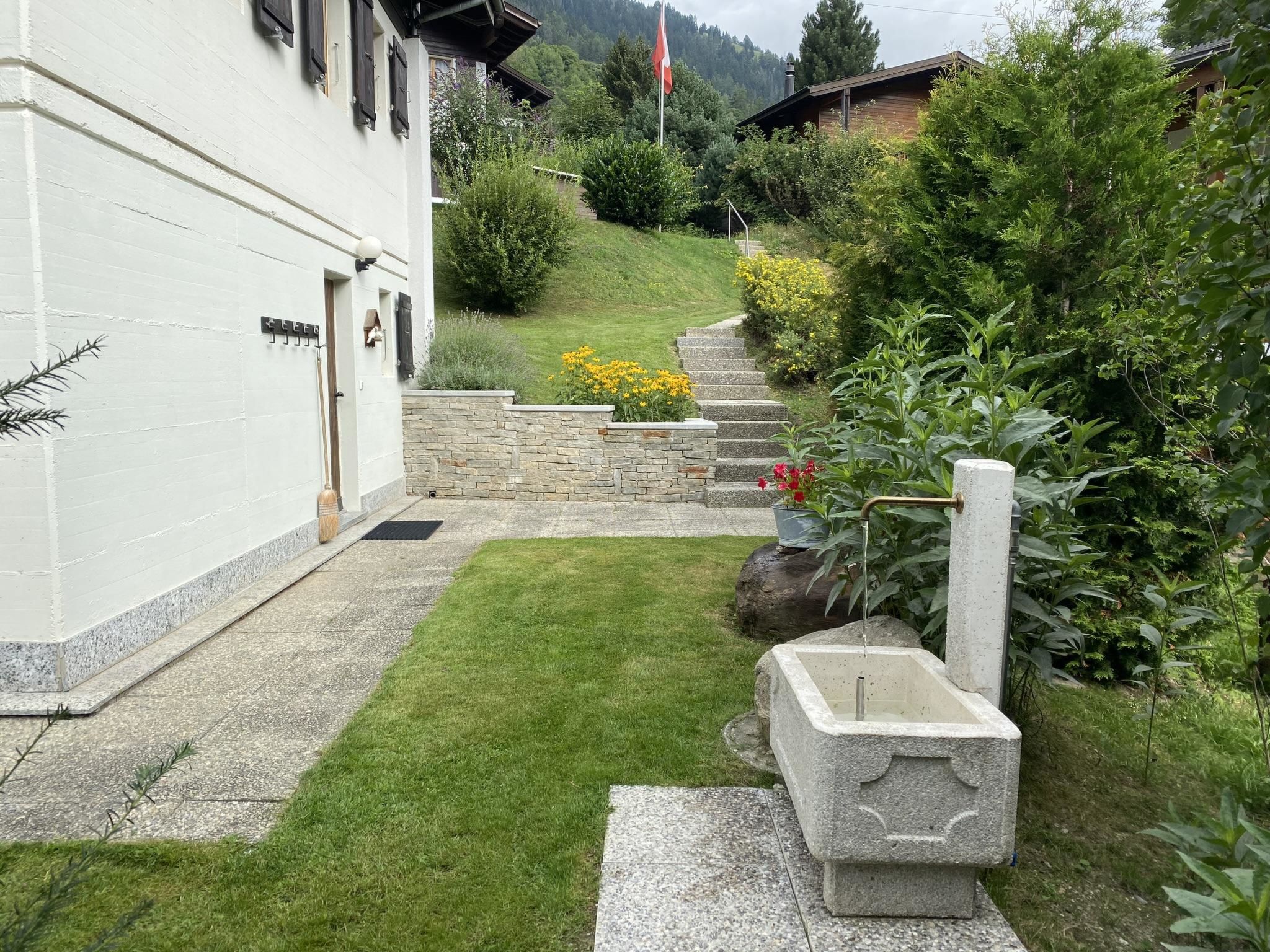 Photo of 4 1/2 Zimmerwohnung, 6-Betten