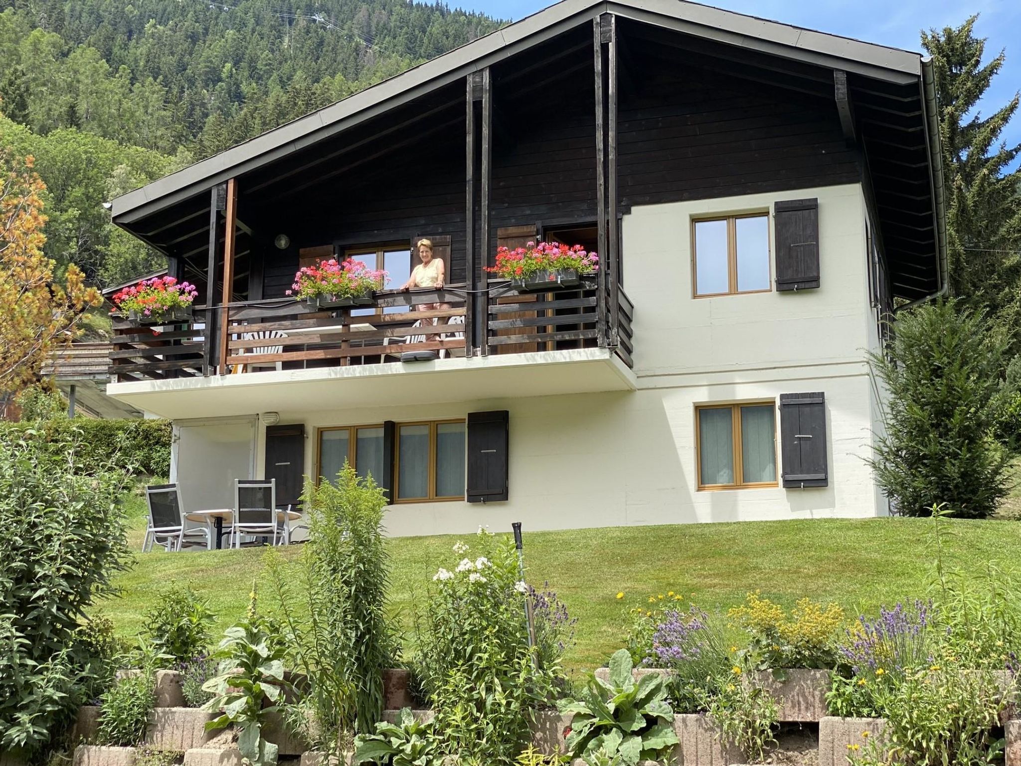Photo of 4 1/2 Zimmerwohnung, 6-Betten