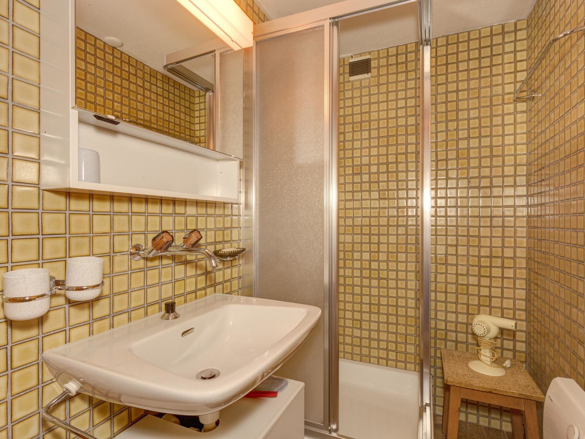 Photo of Adele Appartement/Fewo, Dusche oder Bad, WC 4 1/2 Zimmerwohnung, 6-Betten