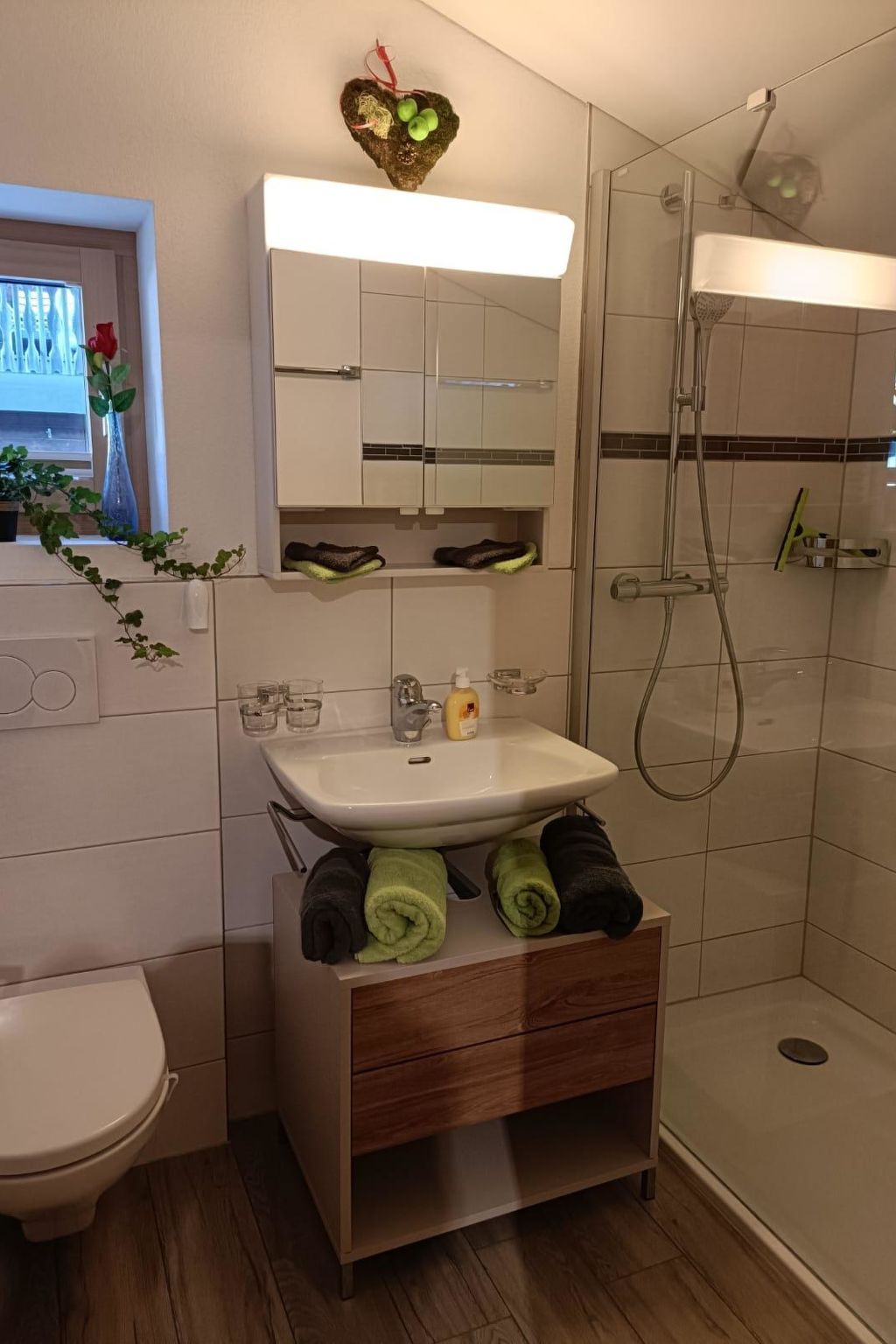 Photo of Lischa 3. OG Süd Appartement/Fewo, Dusche oder Bad, WC
