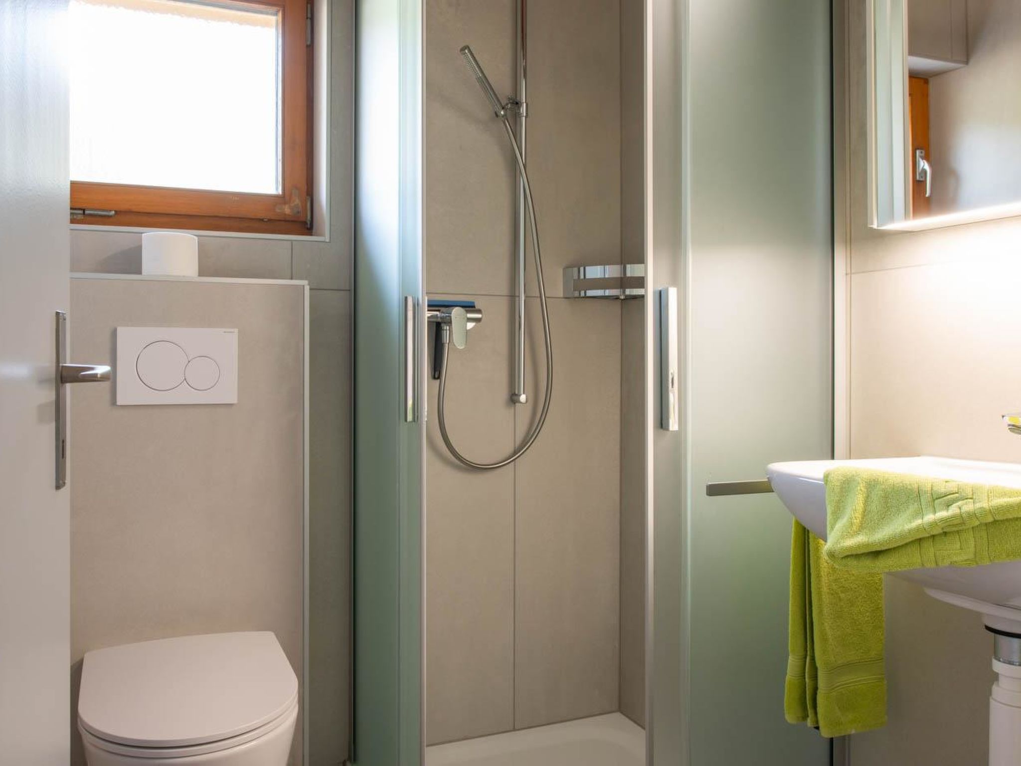 Photo of Zurschmitten 17 1. OG Süd Appartement/Fewo, Dusche und Bad, WC