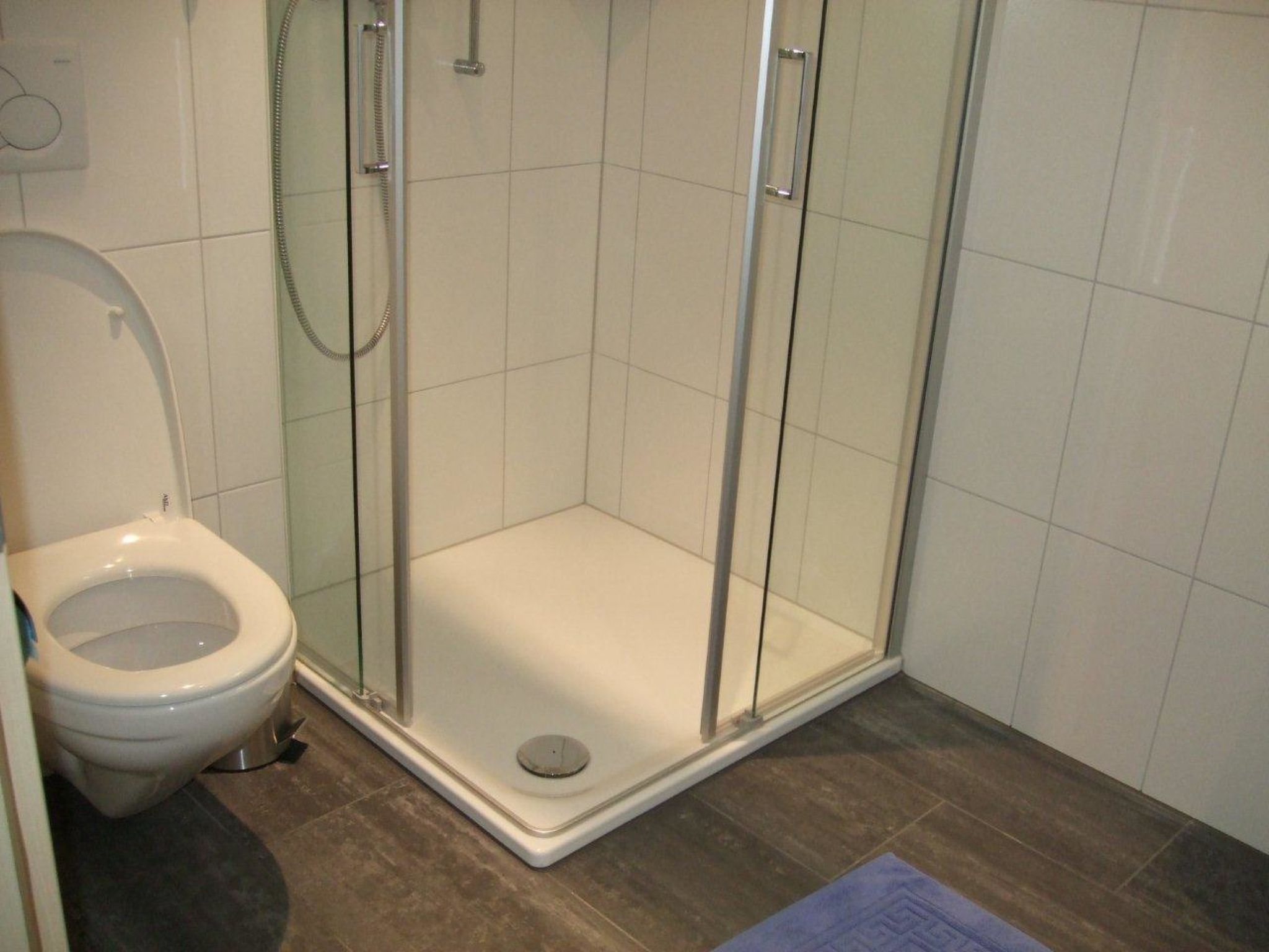 Amici 1. OG West Appartement/Fewo, Dusche und Bad, WC - Dedans