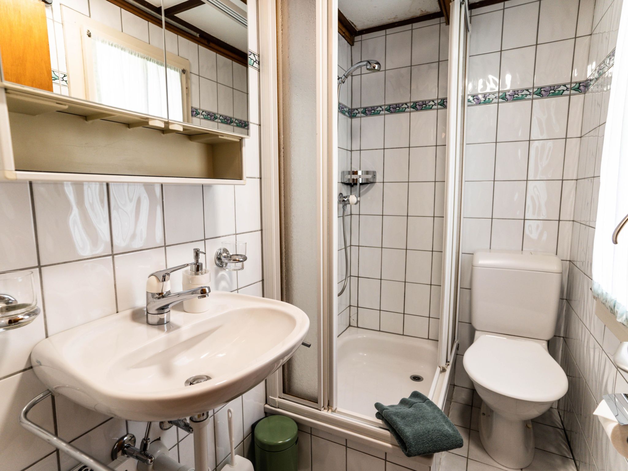 Photo of Bürcher Haus 1. OG Süd-West Appartement/Fewo, Dusche, WC