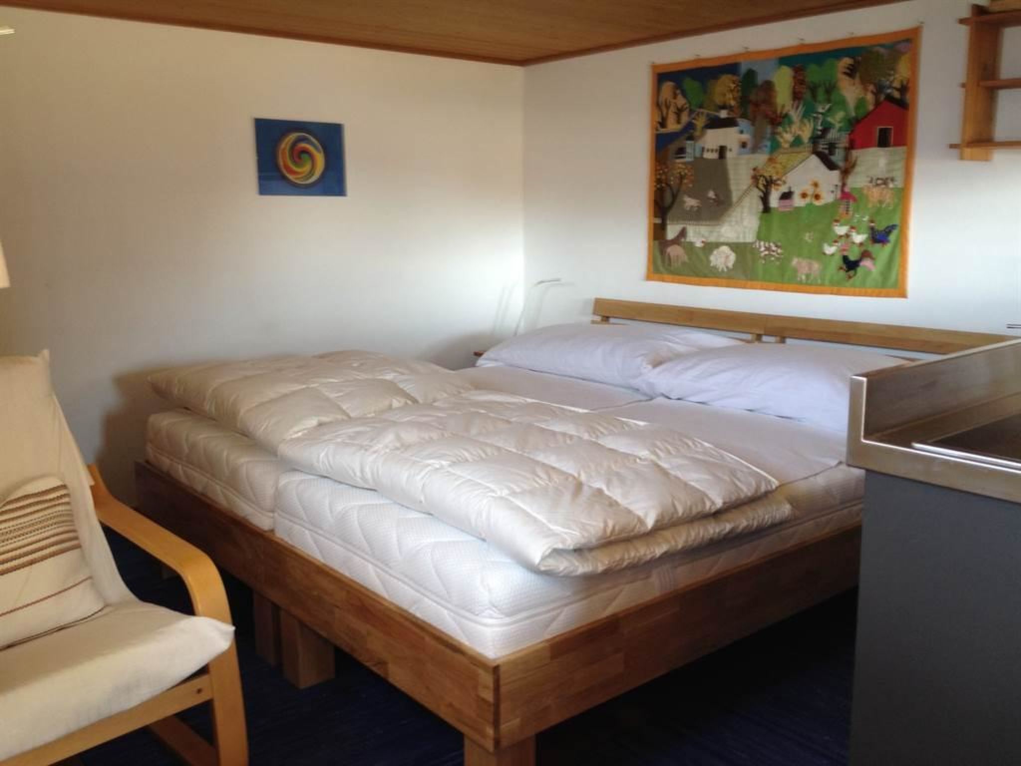 Sunneschy EG Süd Appartement/Fewo, Dusche, WC 2 1/2 Zimmerwohnung, 3-Betten - Drinnen
