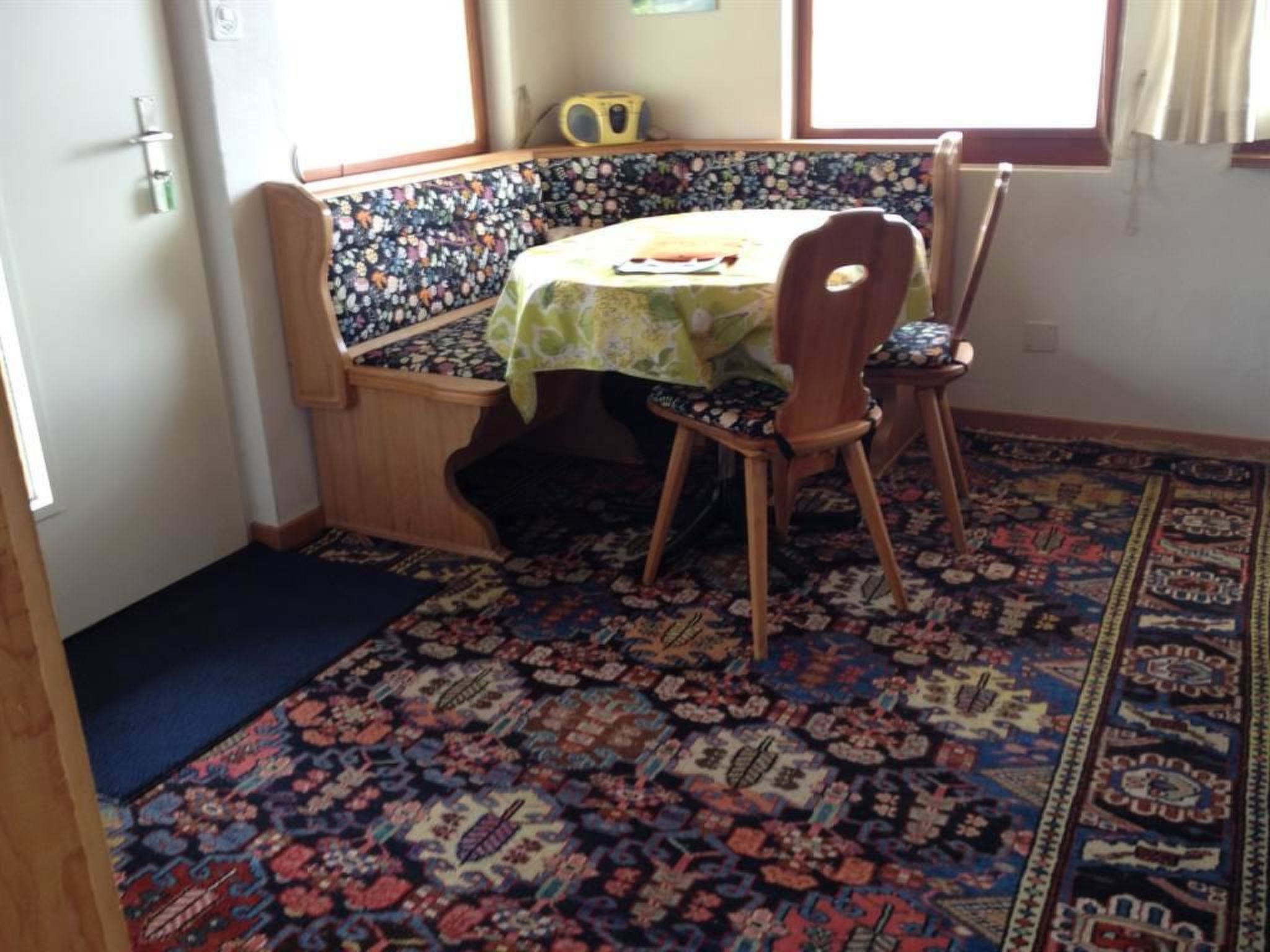 Sunneschy EG Süd Appartement/Fewo, Dusche, WC 2 1/2 Zimmerwohnung, 3-Betten - Drinnen