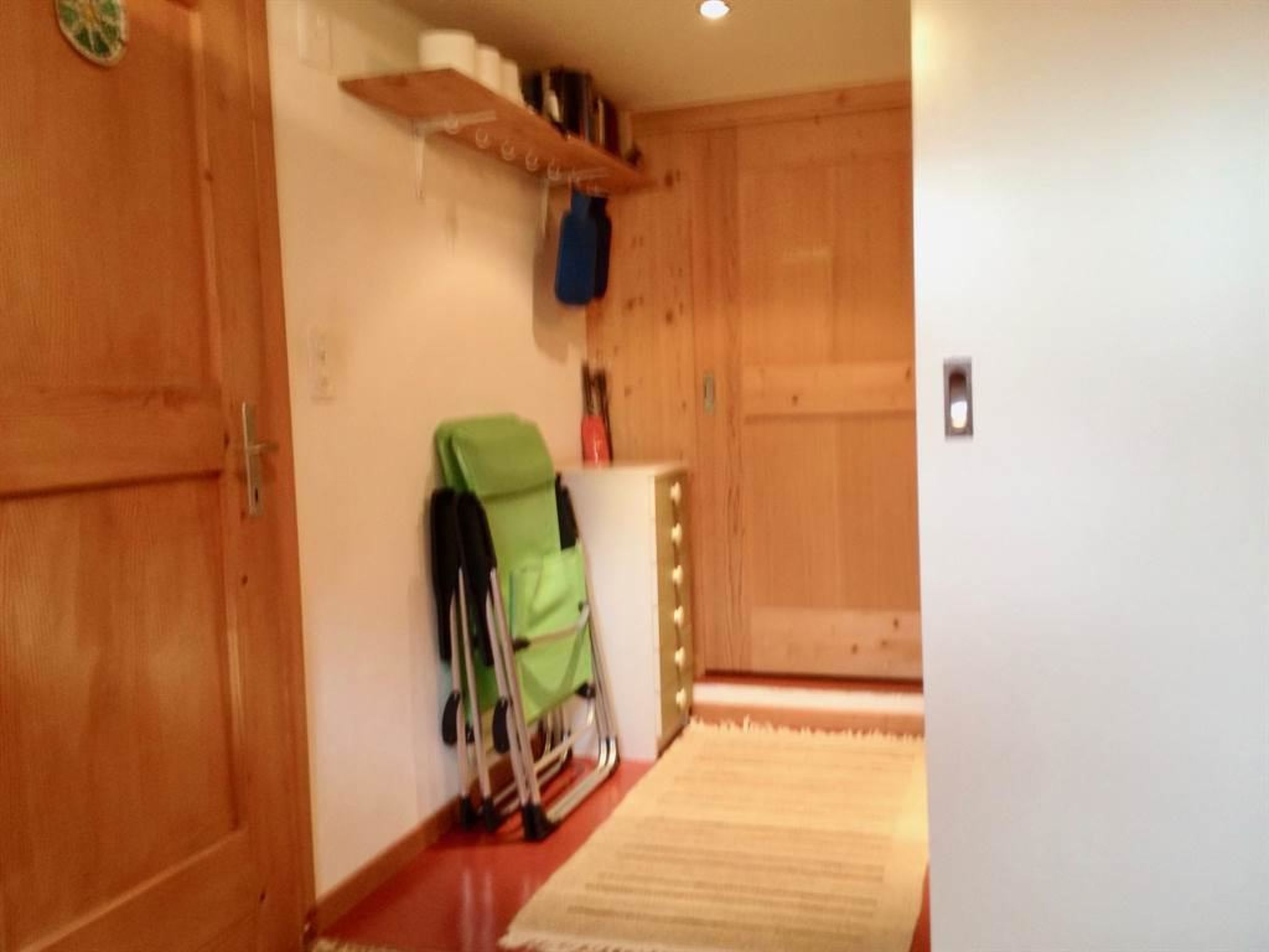 Sunneschy EG Süd Appartement/Fewo, Dusche, WC 2 1/2 Zimmerwohnung, 3-Betten - Drinnen