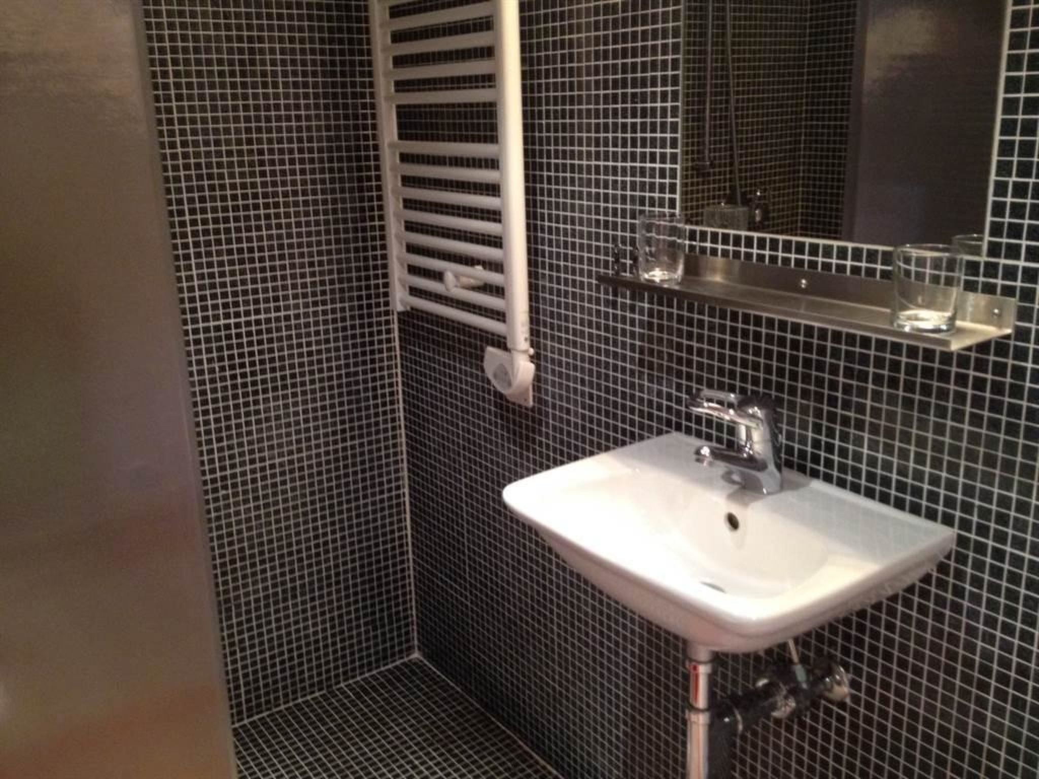 Sunneschy EG Süd Appartement/Fewo, Dusche, WC 2 1/2 Zimmerwohnung, 3-Betten - Drinnen