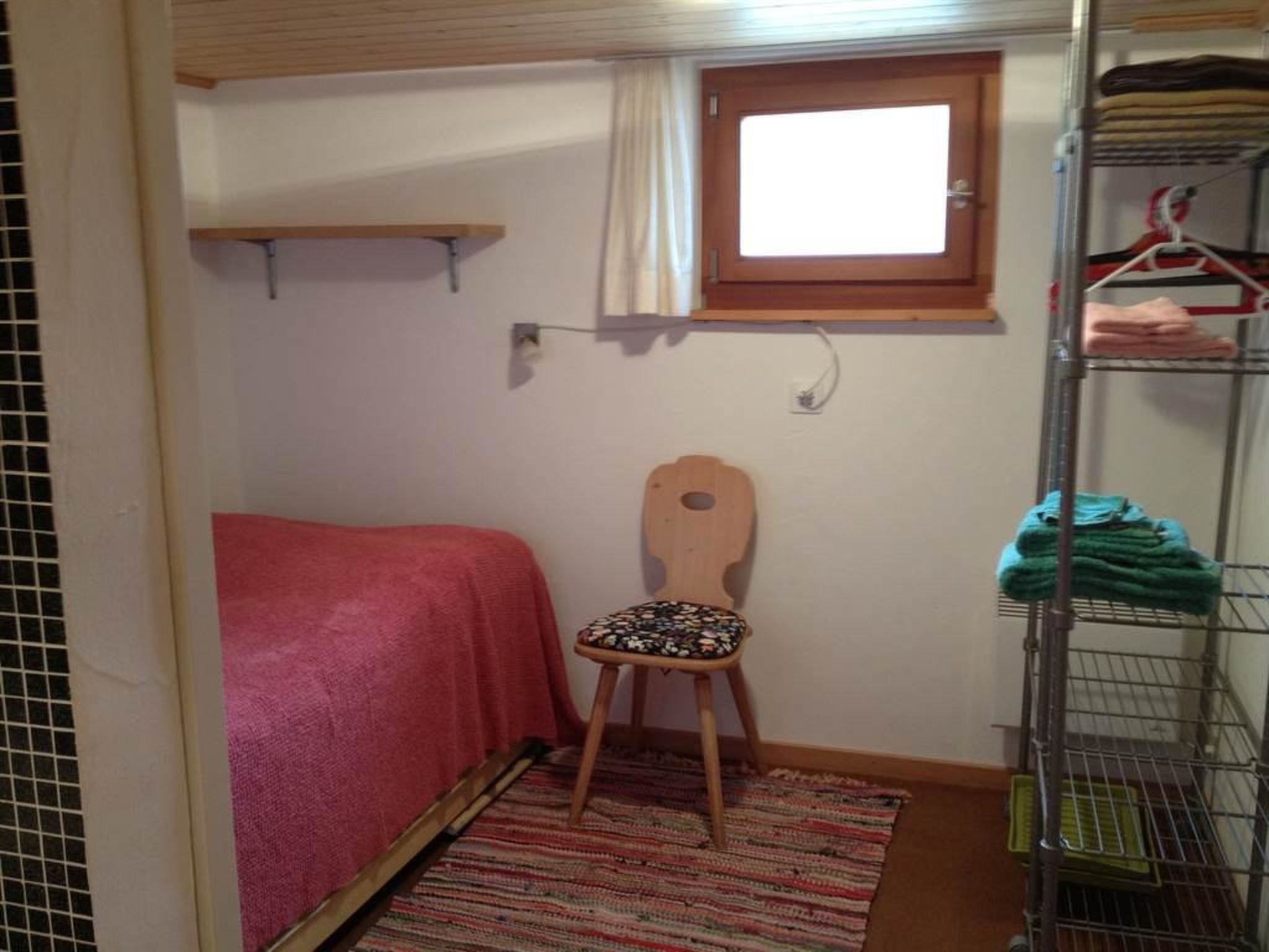Sunneschy EG Süd Appartement/Fewo, Dusche, WC 2 1/2 Zimmerwohnung, 3-Betten - Drinnen
