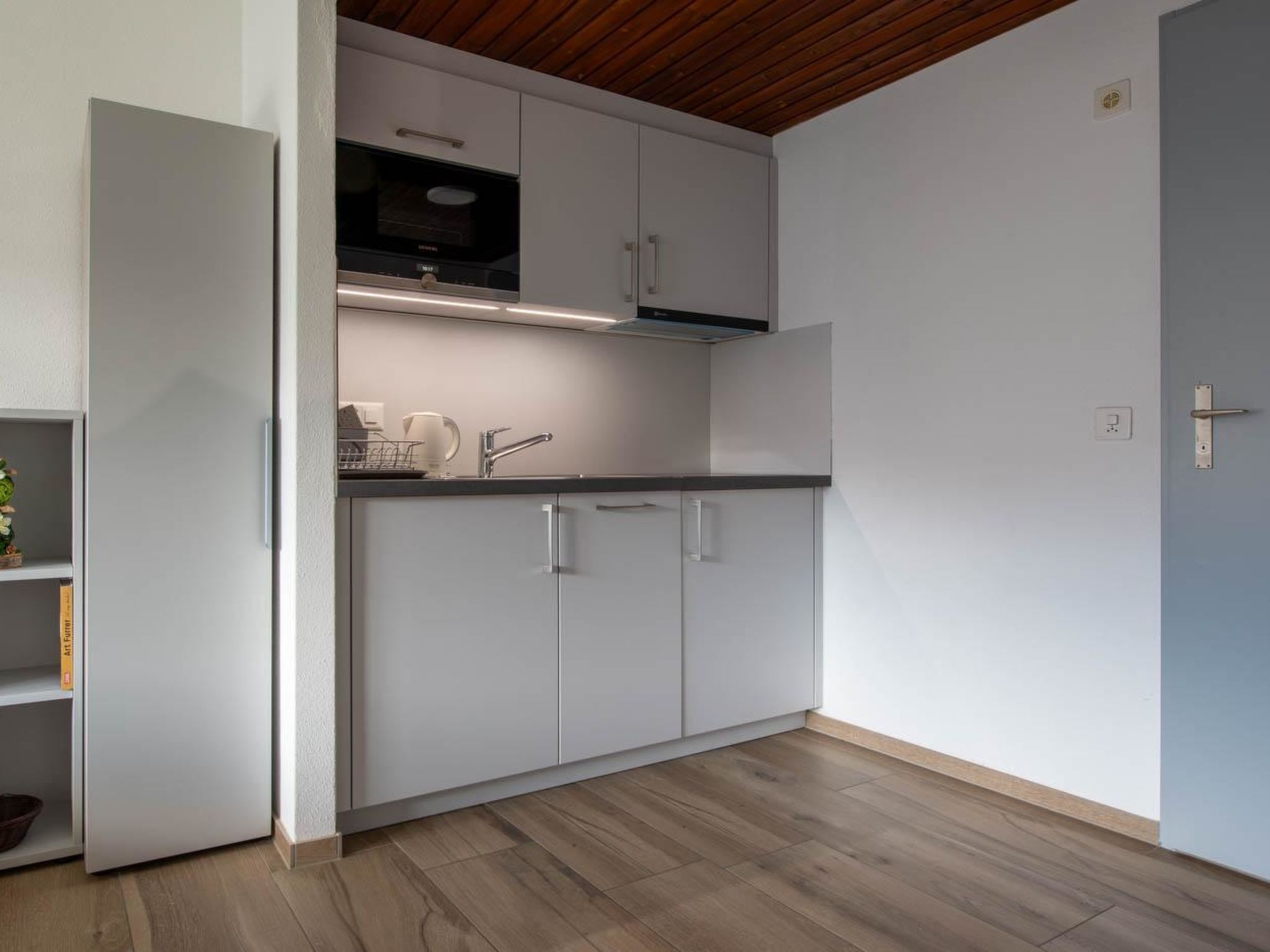 Zurschmitten 0 1. UG Süd Studio, Dusche, WC 1 Zimmerwohnung, 2-Betten