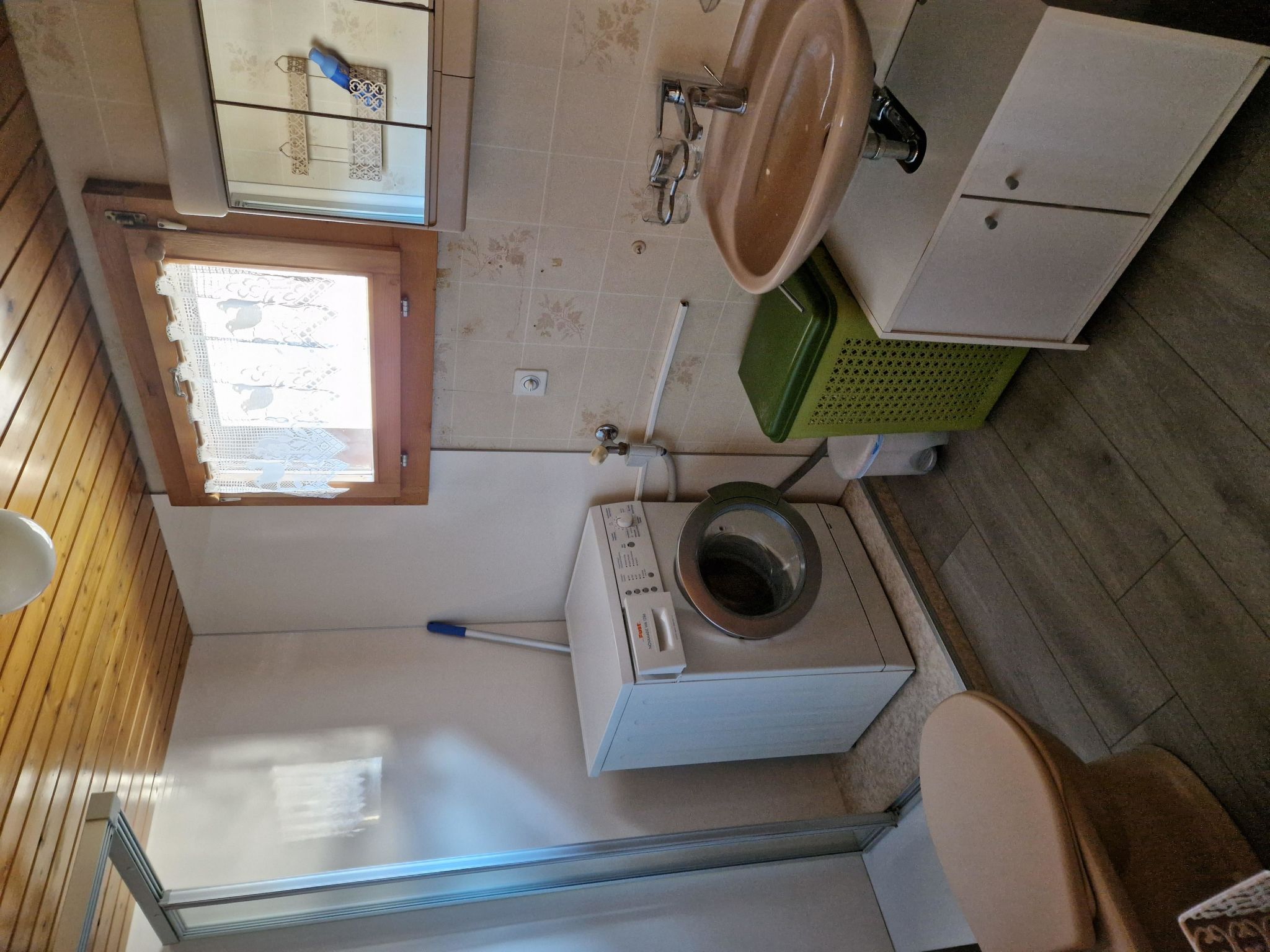 Dorfstrasse 97 2. OG Süd Appartement/Fewo, Dusche oder Bad, WC - Image-tags.info