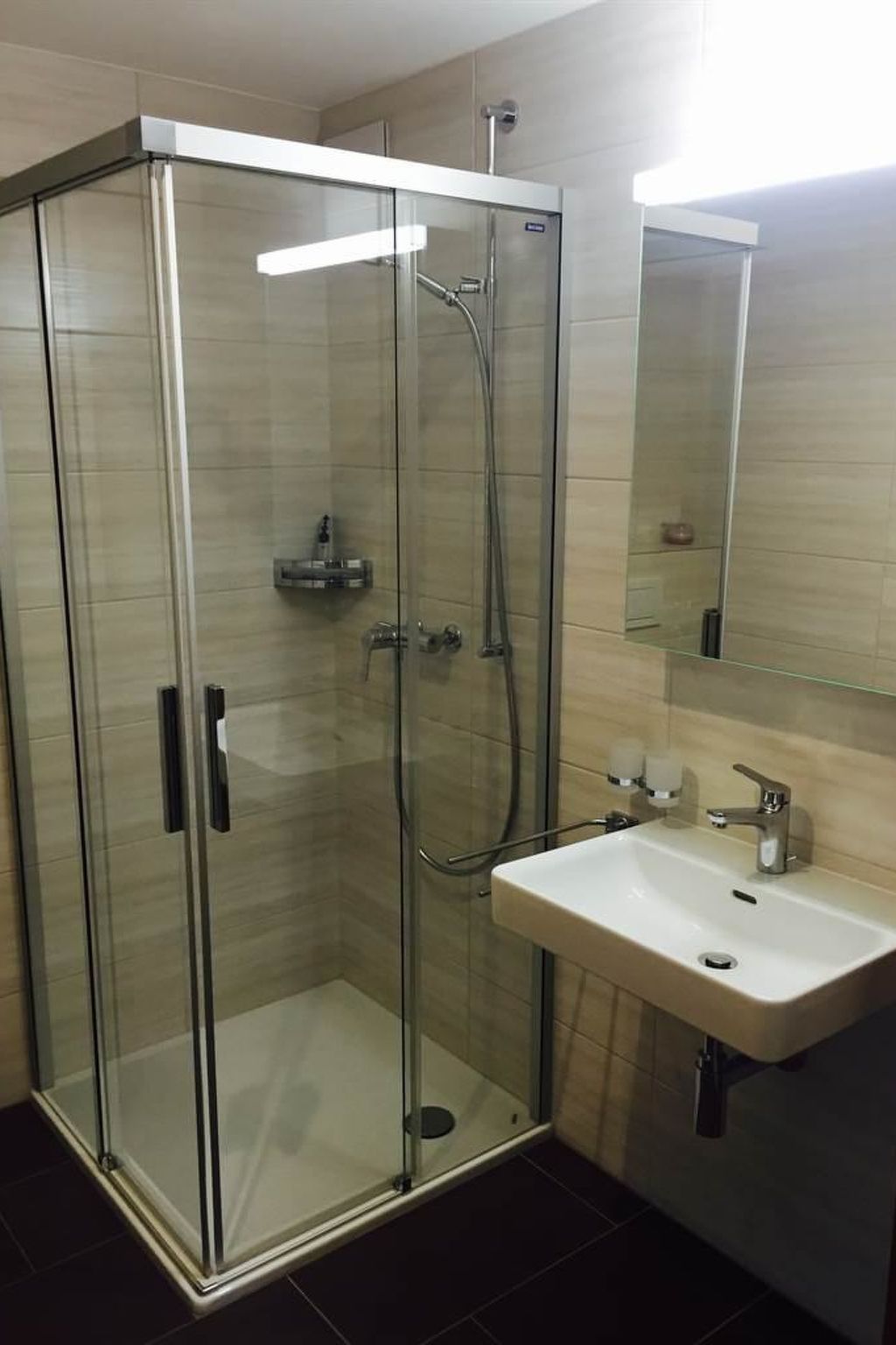 Appartement Donnerstafel EG West Appartement/Fewo, Dusche oder Bad, WC – Salle de bains, photo 15 sur 19