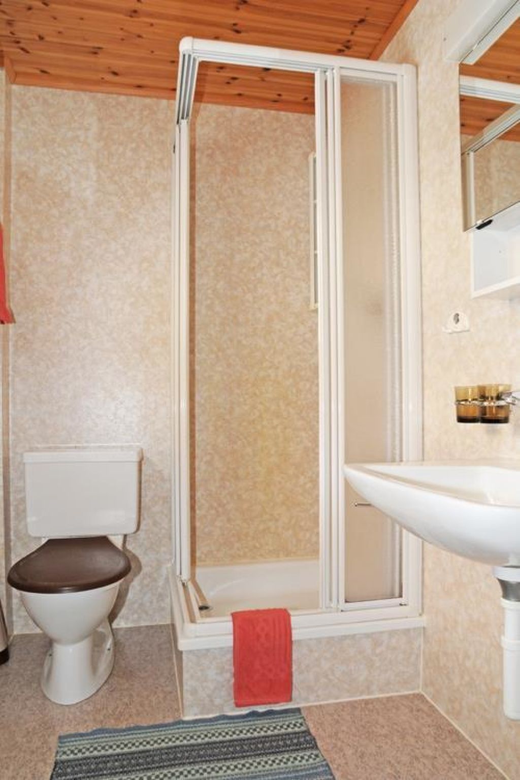 Bärgblüemli 2. OG Ost Studio, Dusche oder Bad, WC 1 1/2 Zimmerwohnung, 2-Betten - Image-tags.info