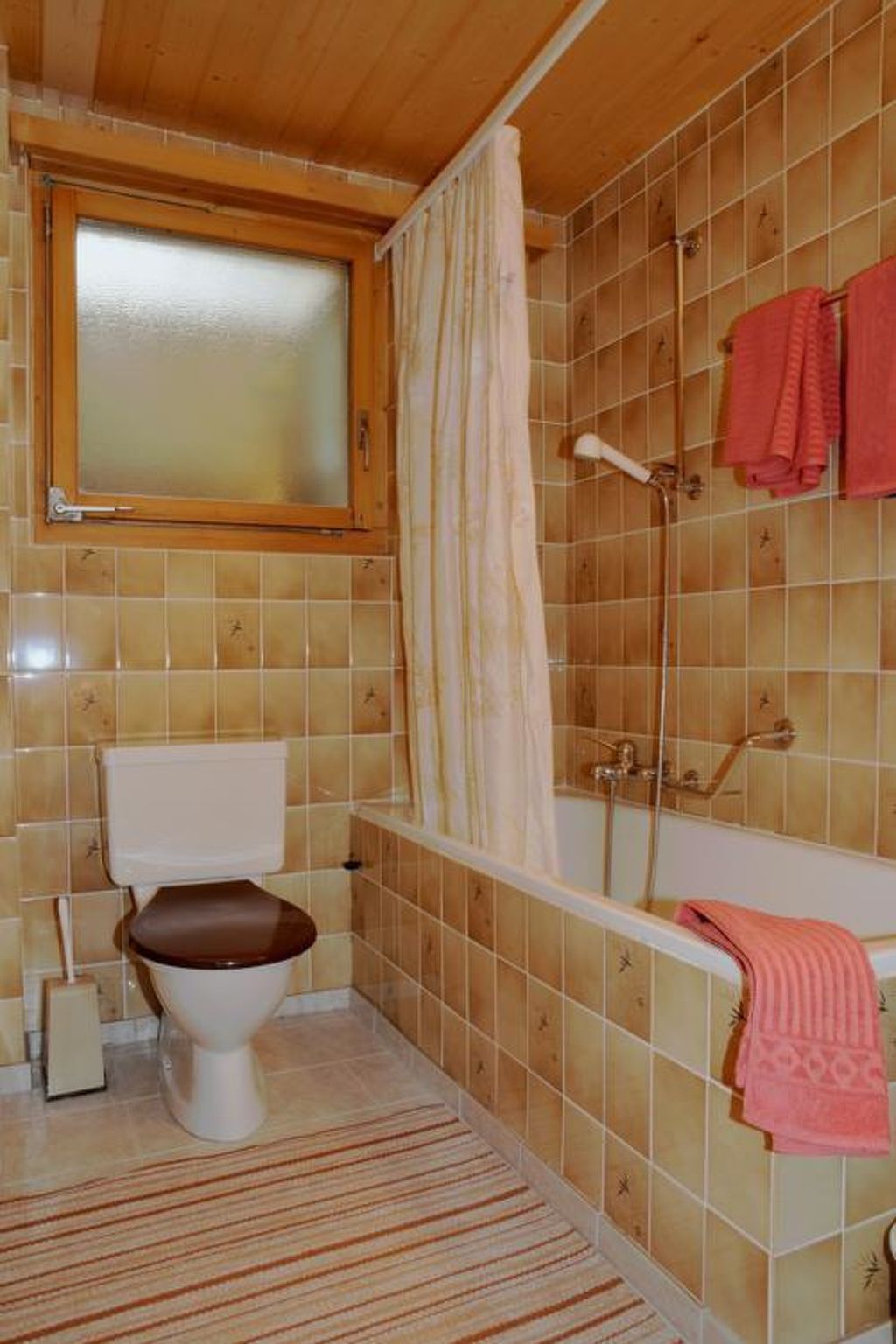 Photo of Bärgblüemli EG Süd Appartement/Fewo, Dusche oder Bad, WC