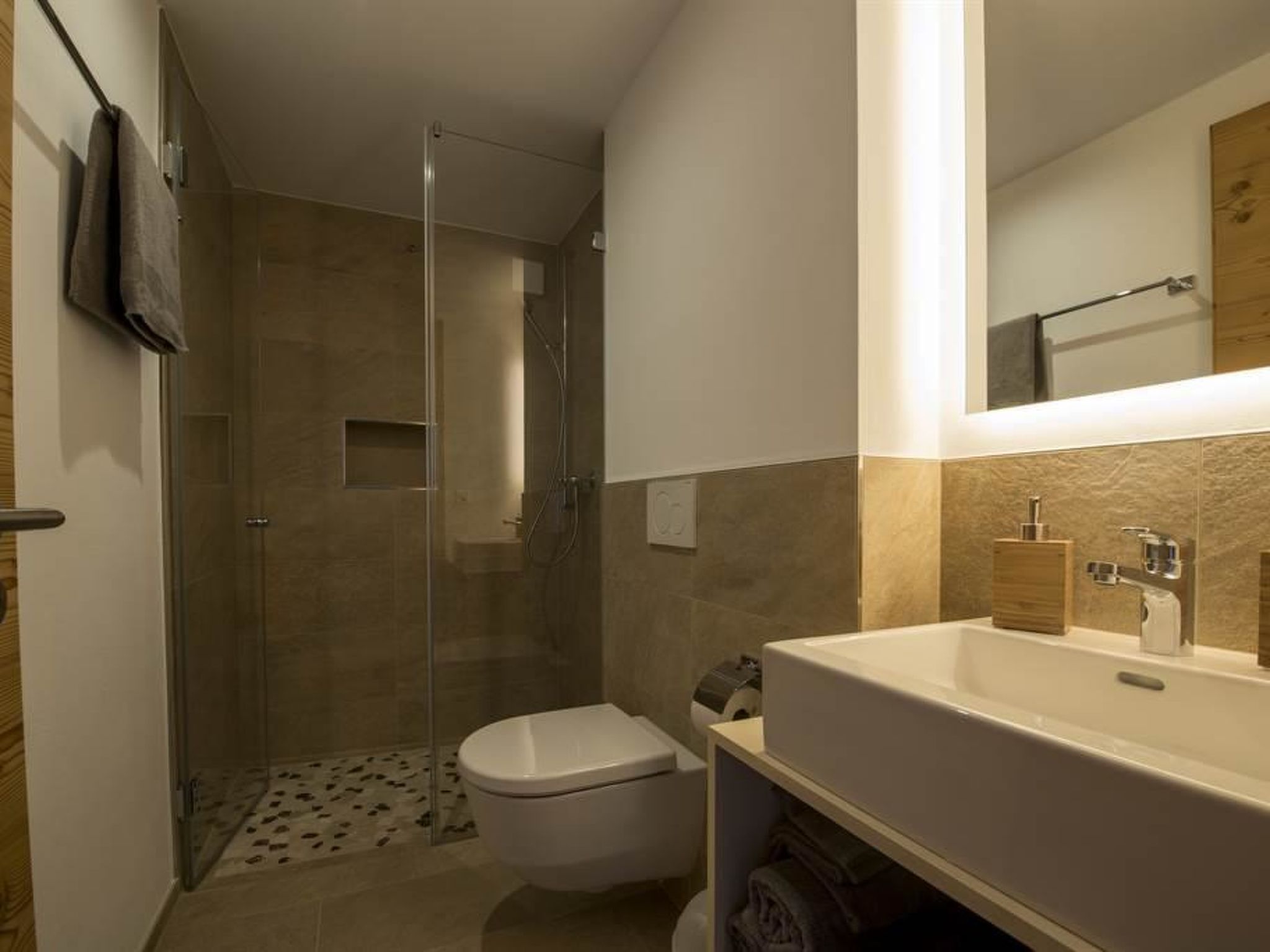 Photo of Huwetz EG Süd Appartement/Fewo, Dusche oder Bad, WC