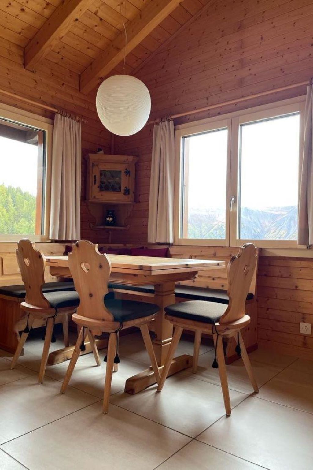 Photo of Brunnquell Appartement/Fewo, Dusche oder Bad, WC 4 1/2 Zimmerwohnung, 6-Betten