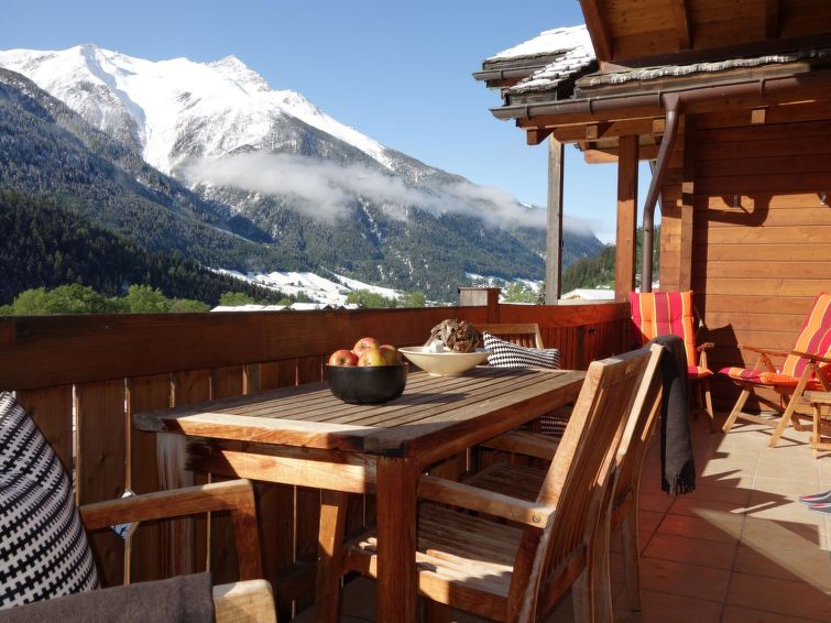Search and Stay destination Lax, VS - Switzerland from AU$ 564. LuxLax 2. OG Süd