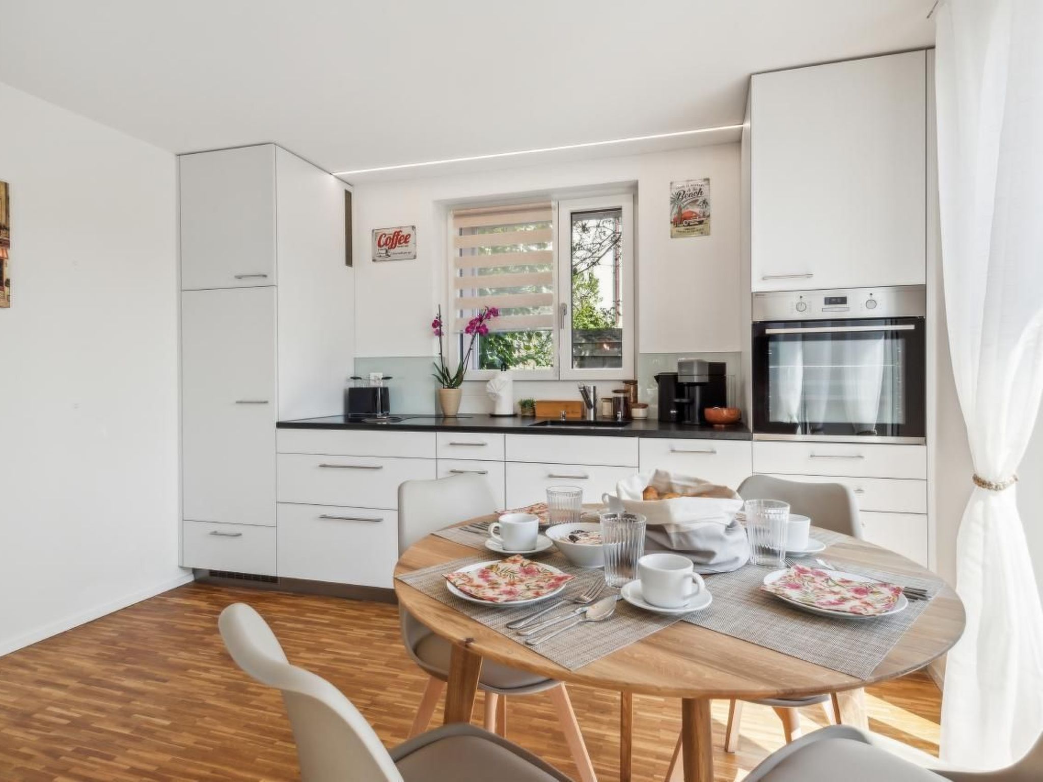 Aare View Apartment-Image-tags.info