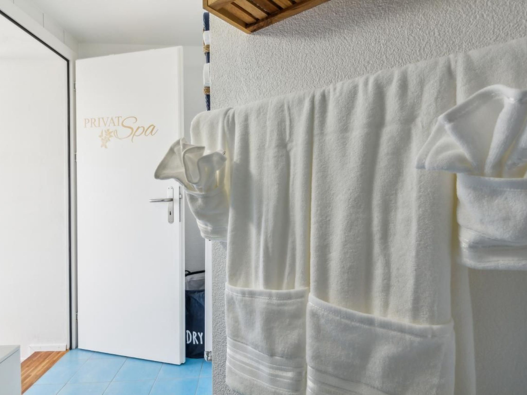 Aare View Apartment-Image-tags.info