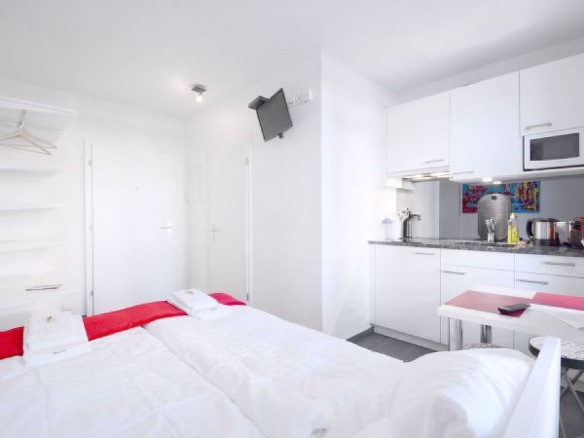 LU Station II - HITrental Apartment - Binnen