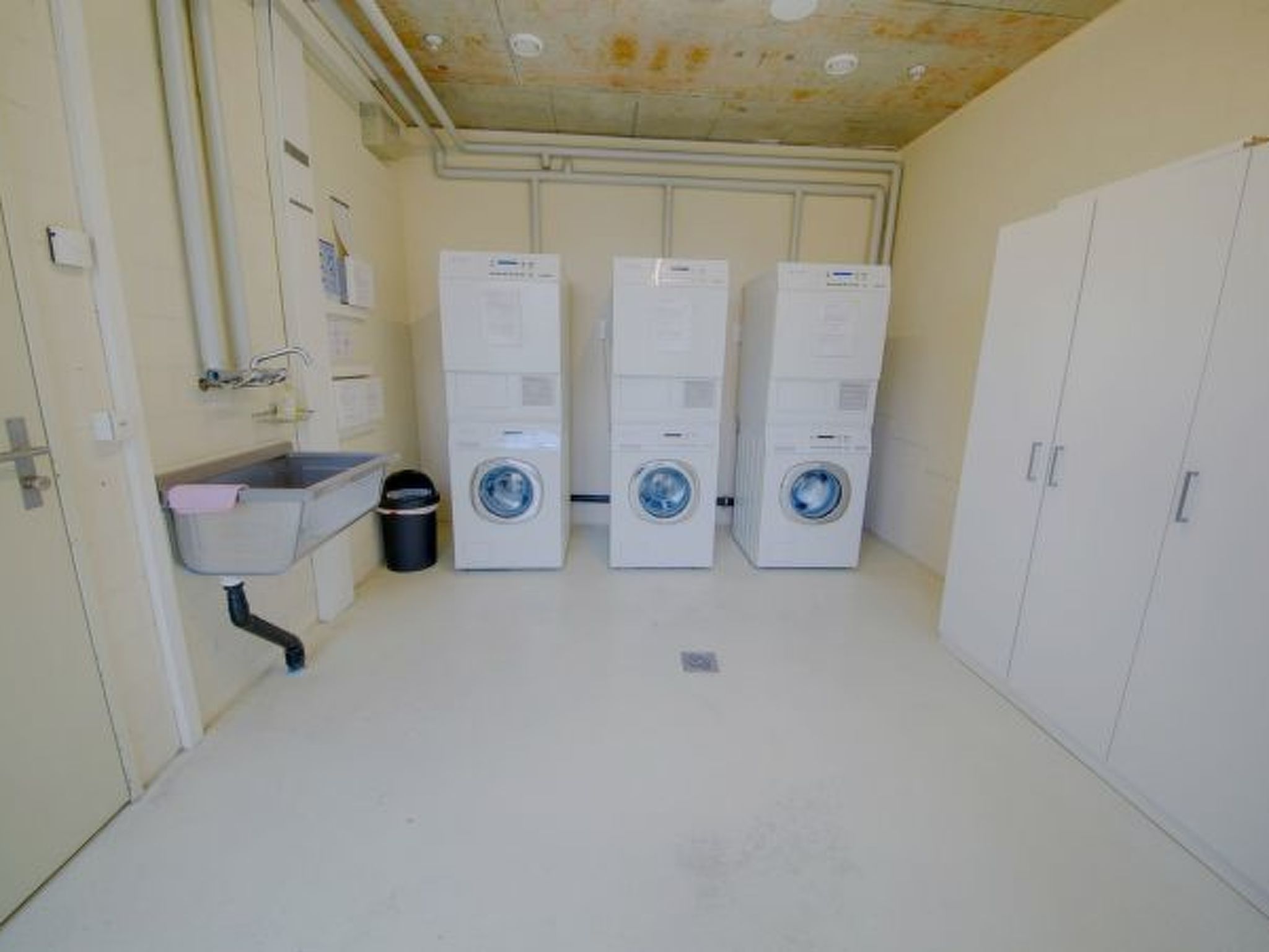 LU KKL I - Allmend HITrental Apartment - Drinnen