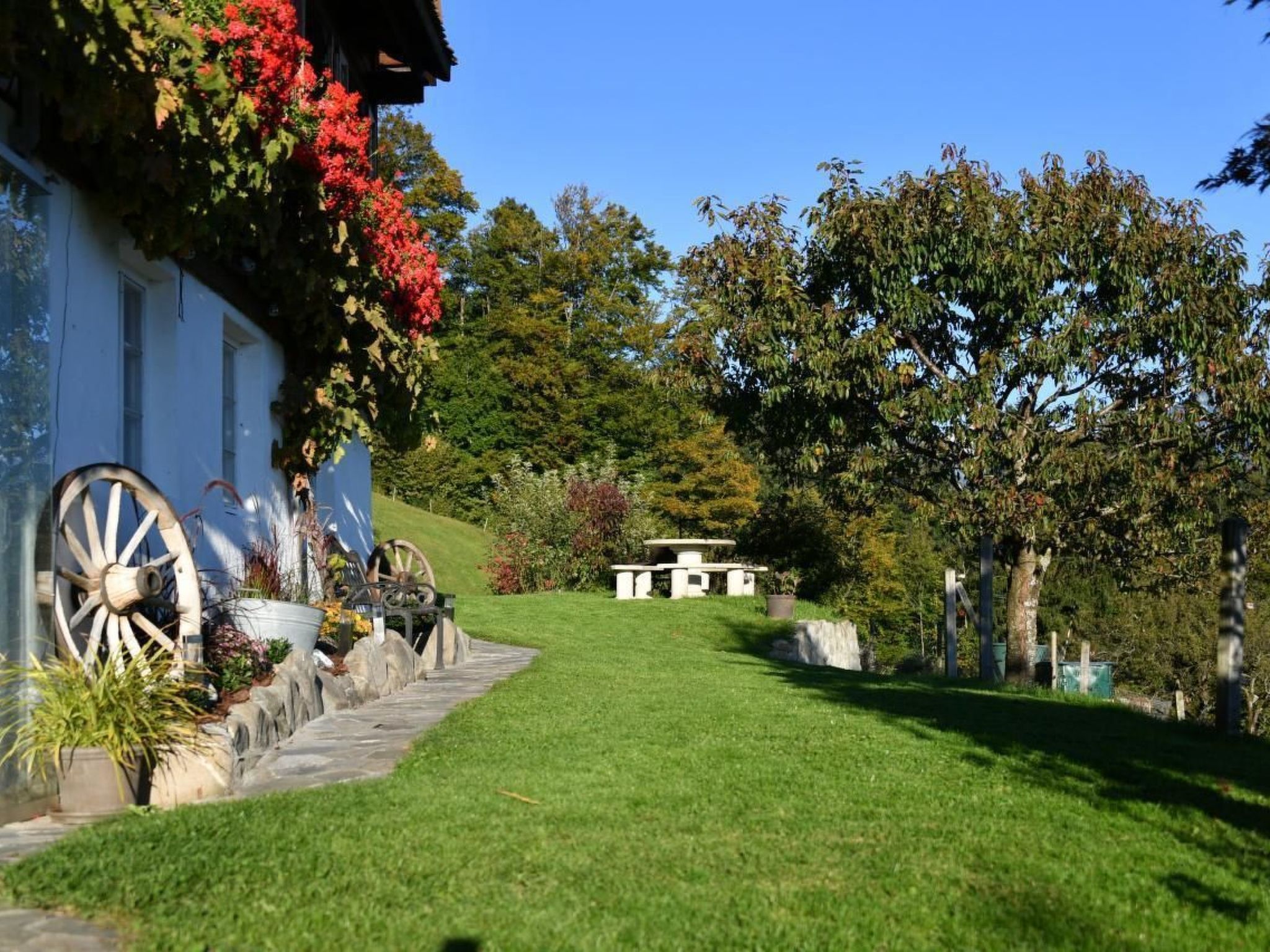 Holzhaus auf Lamahof-Outside