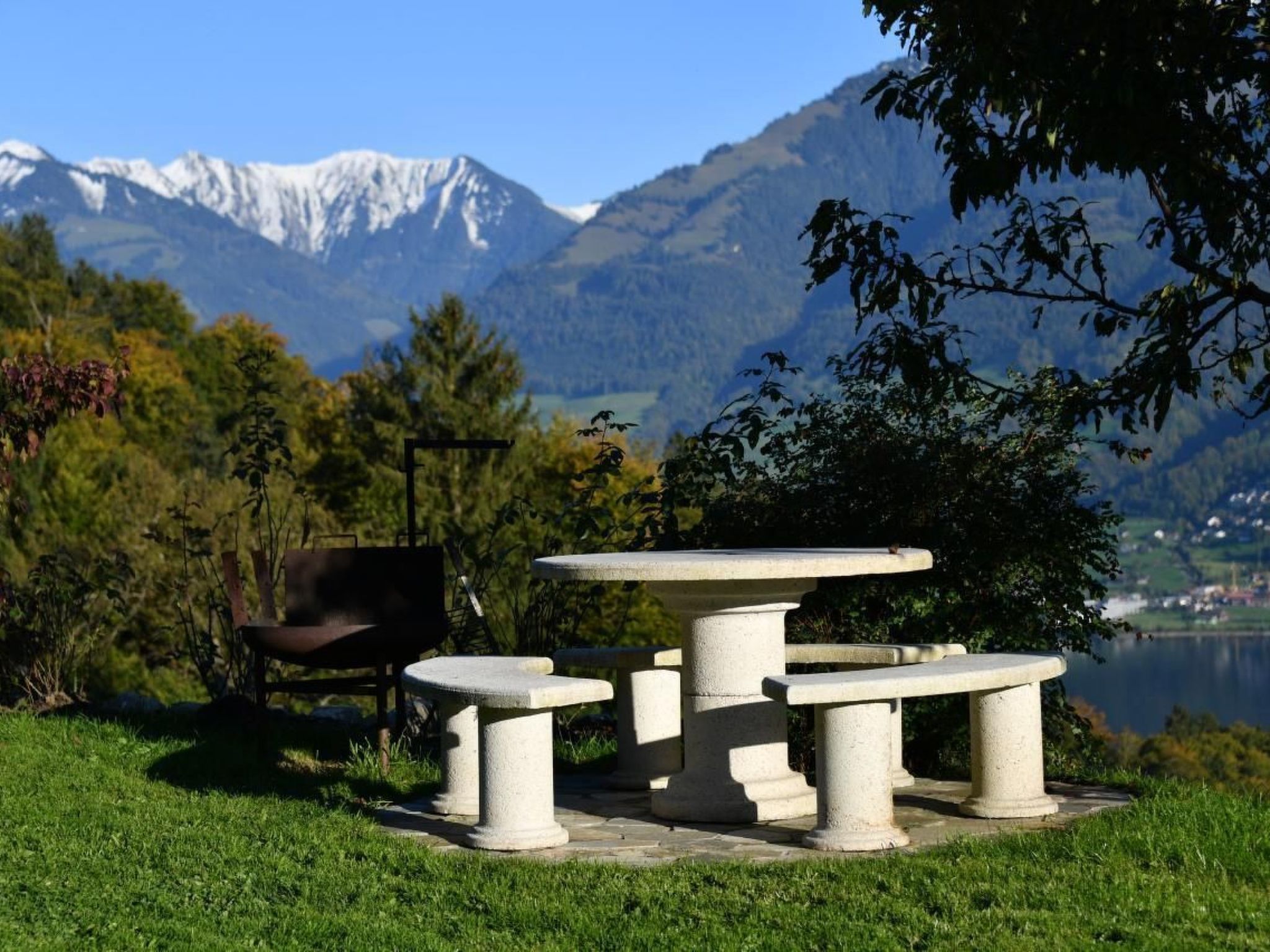 Holzhaus auf Lamahof-Outside