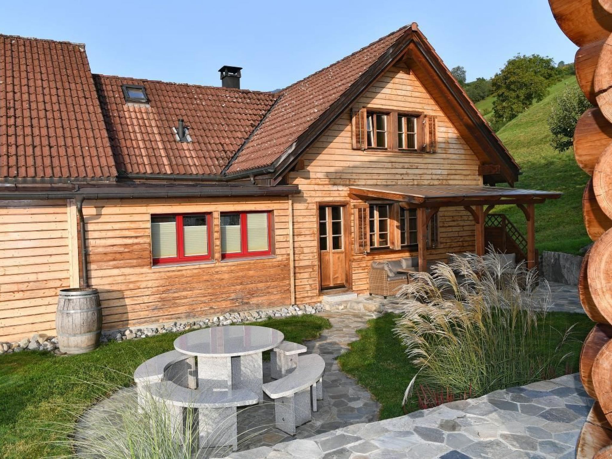 Holzhaus auf Lamahof-Outside