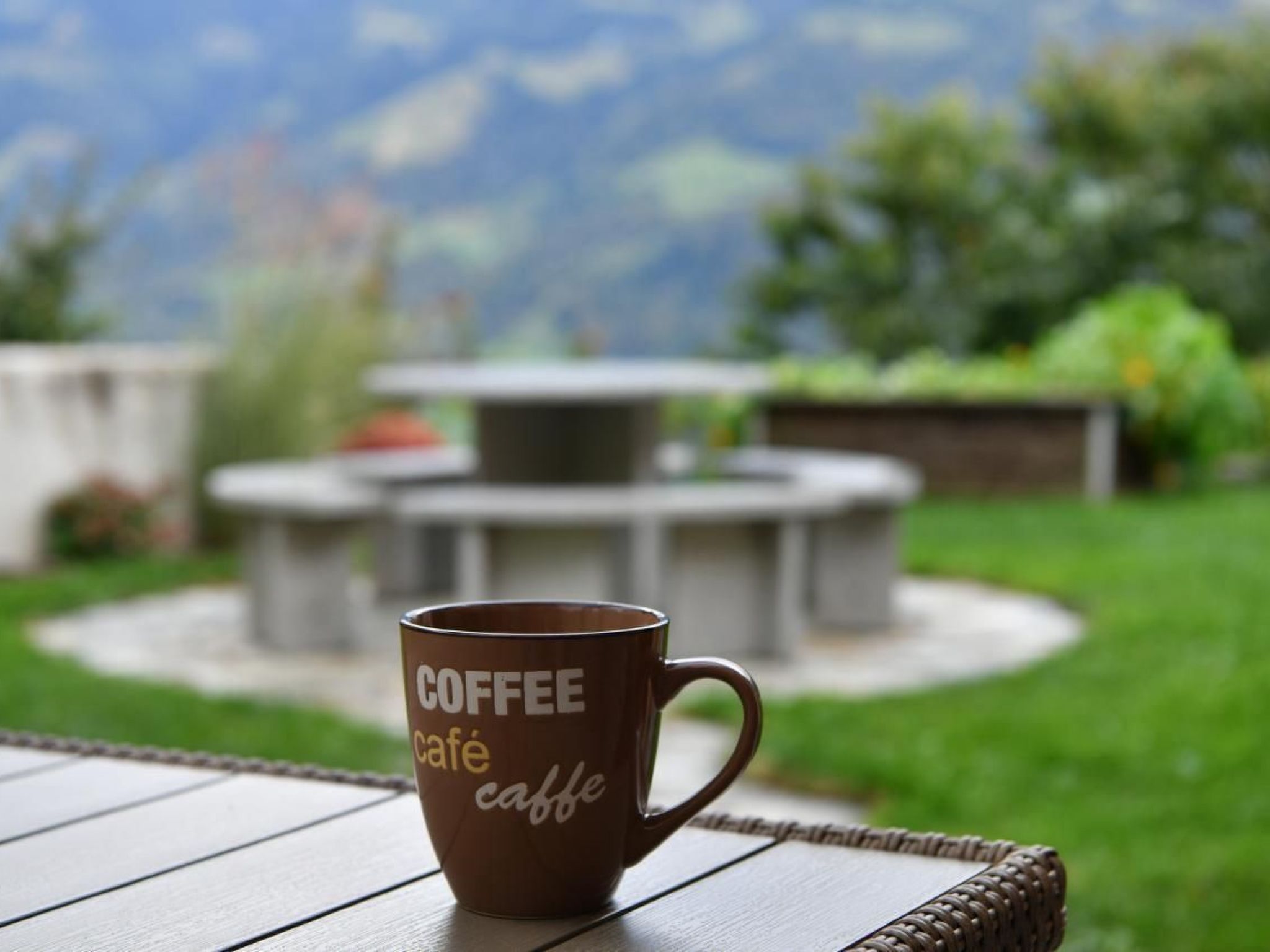 Holzhaus auf Lamahof-Outside